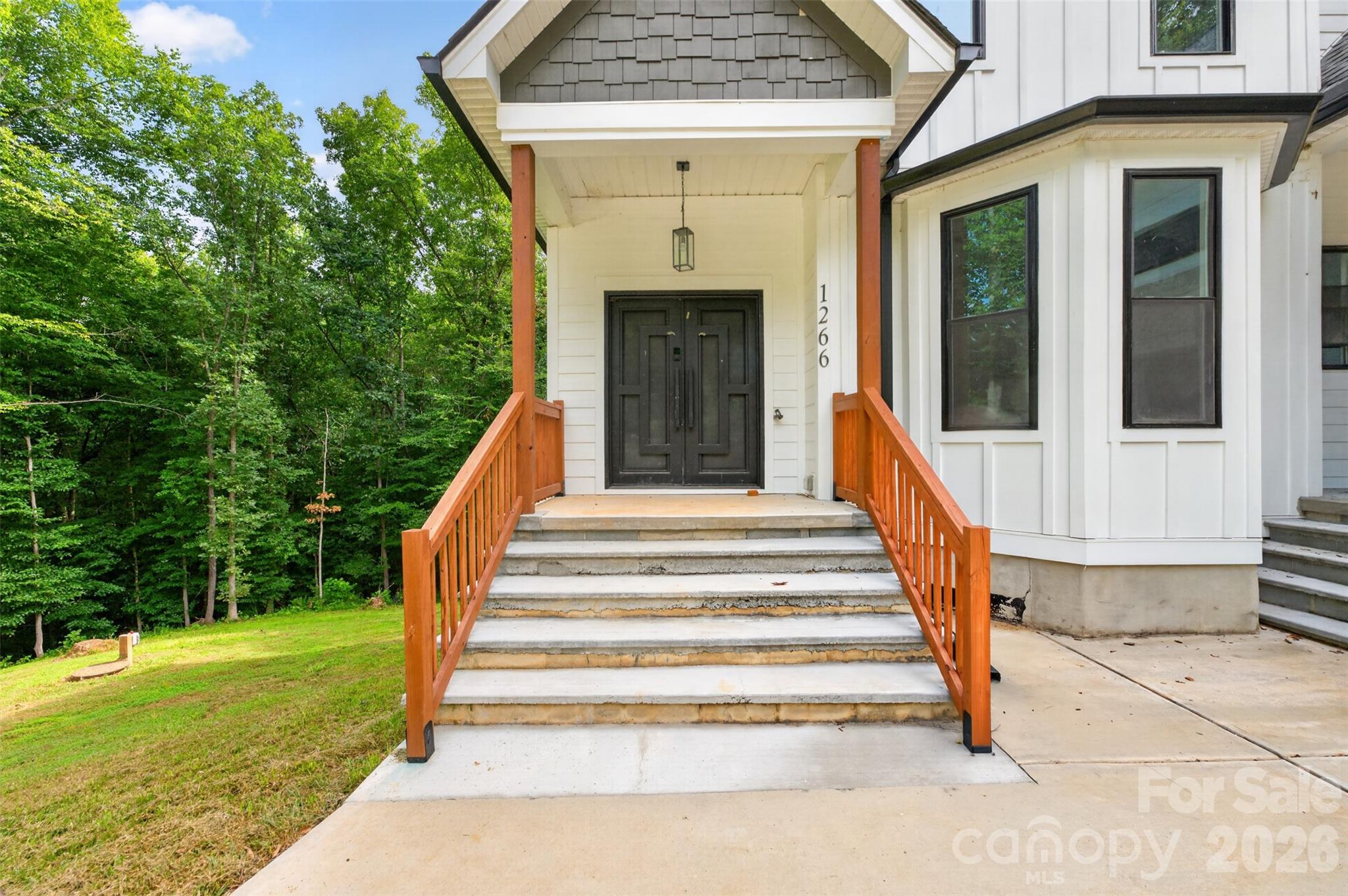 1266 Ron Whicker Drive Property Photo 4