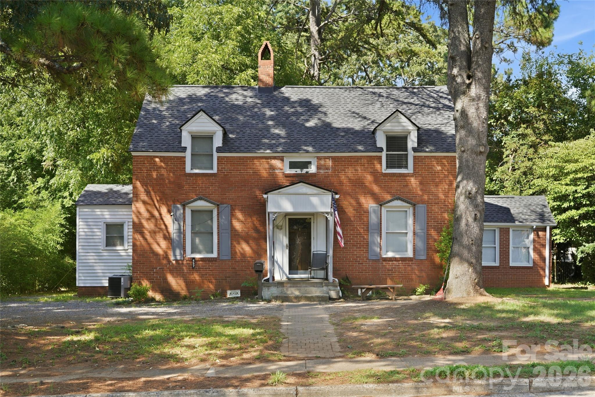457 Willowbrook Avenue Property Photo 1