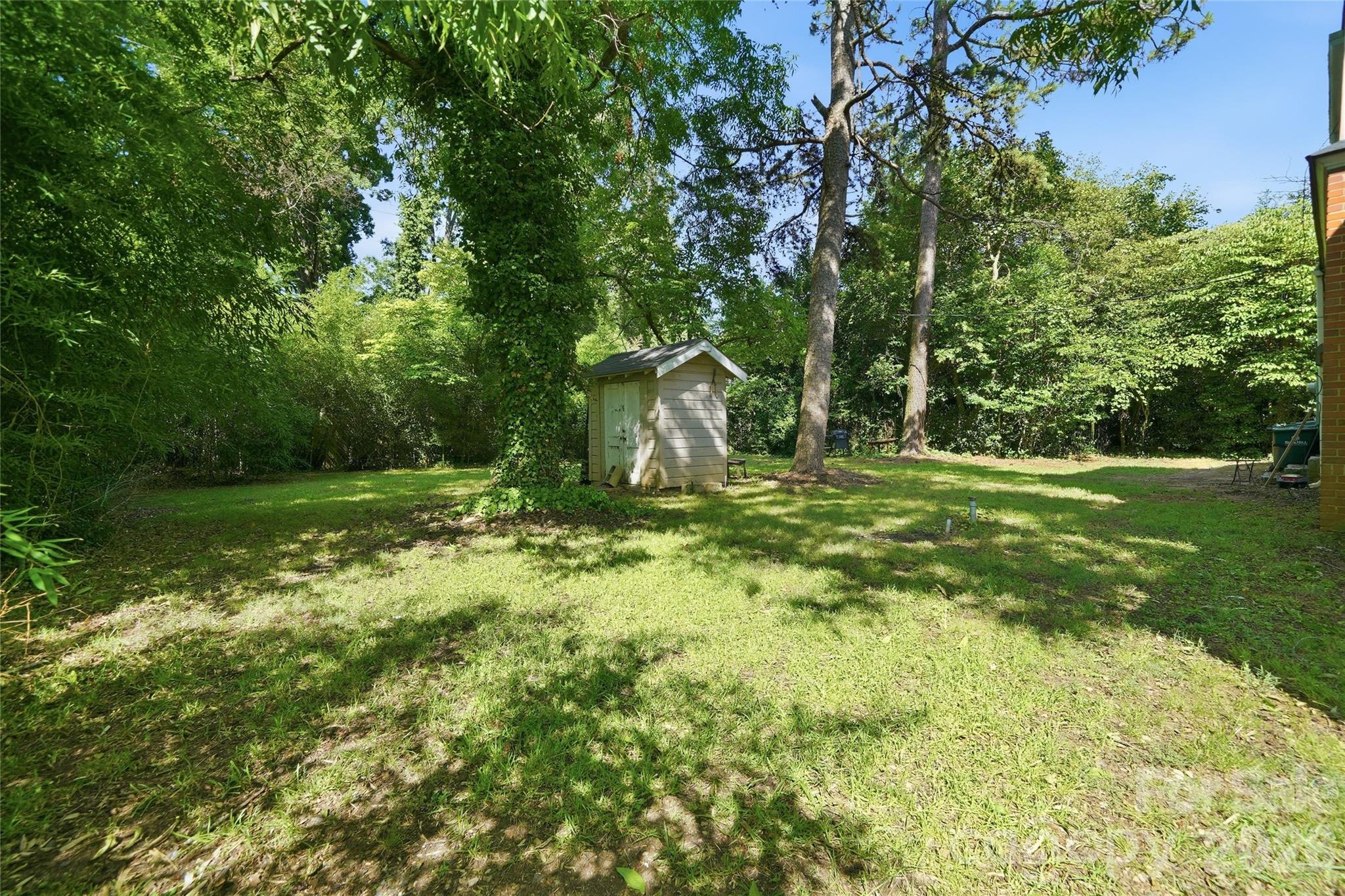 457 Willowbrook Avenue Property Photo 20