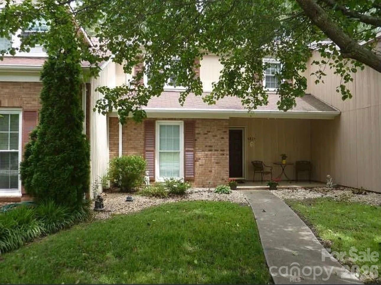 6805 Cabot Circle Property Photo 1