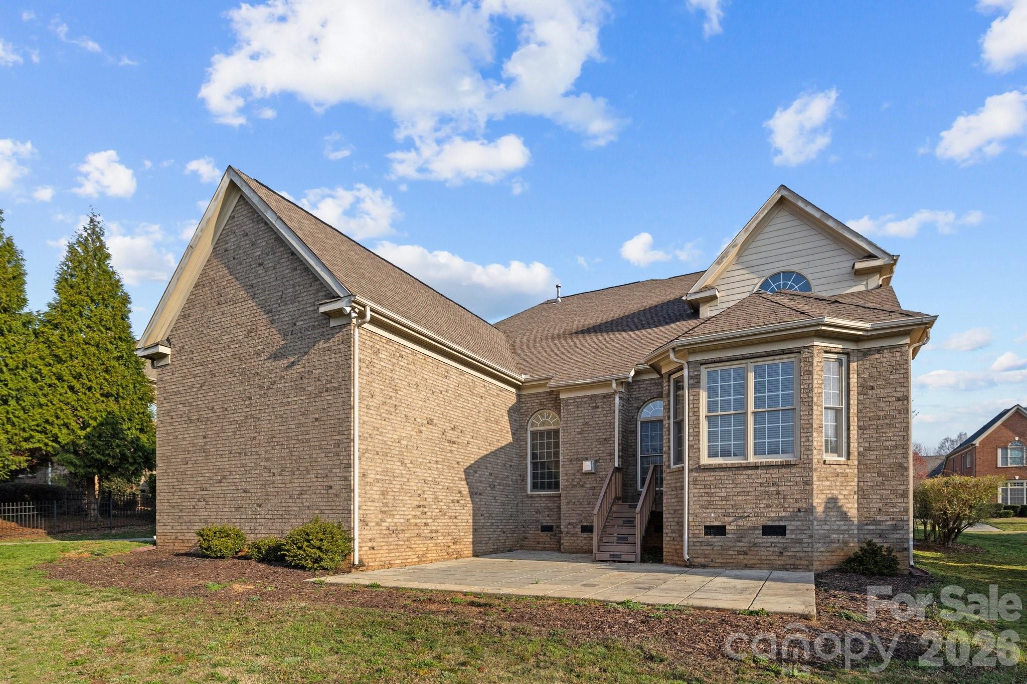 3907 Voltaire Drive Property Photo 2