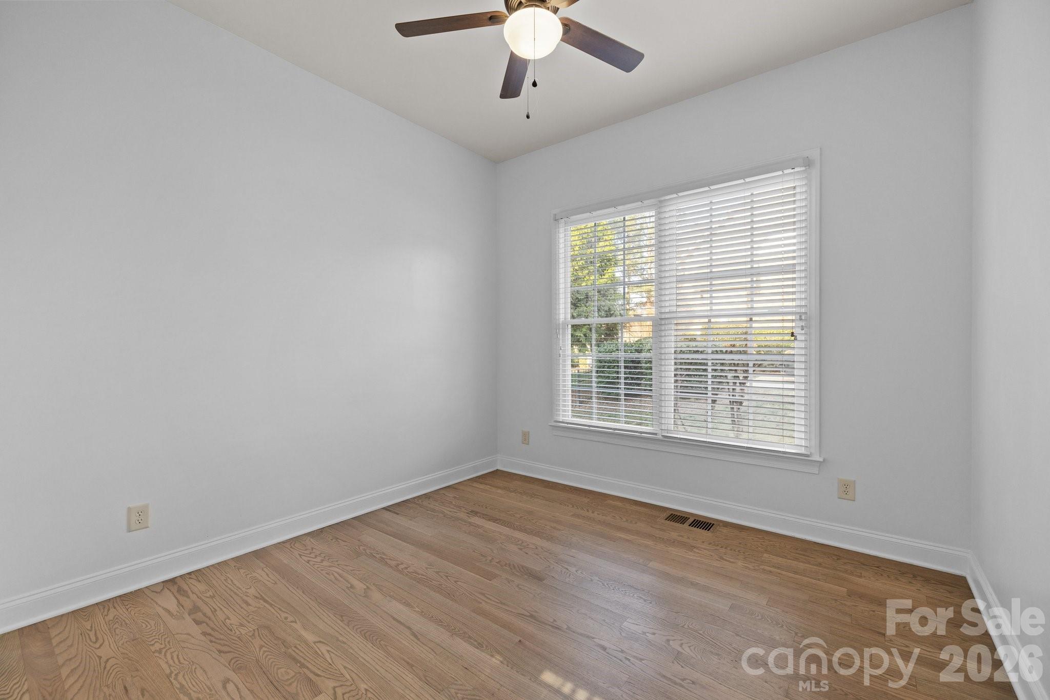 3907 Voltaire Drive Property Photo 32