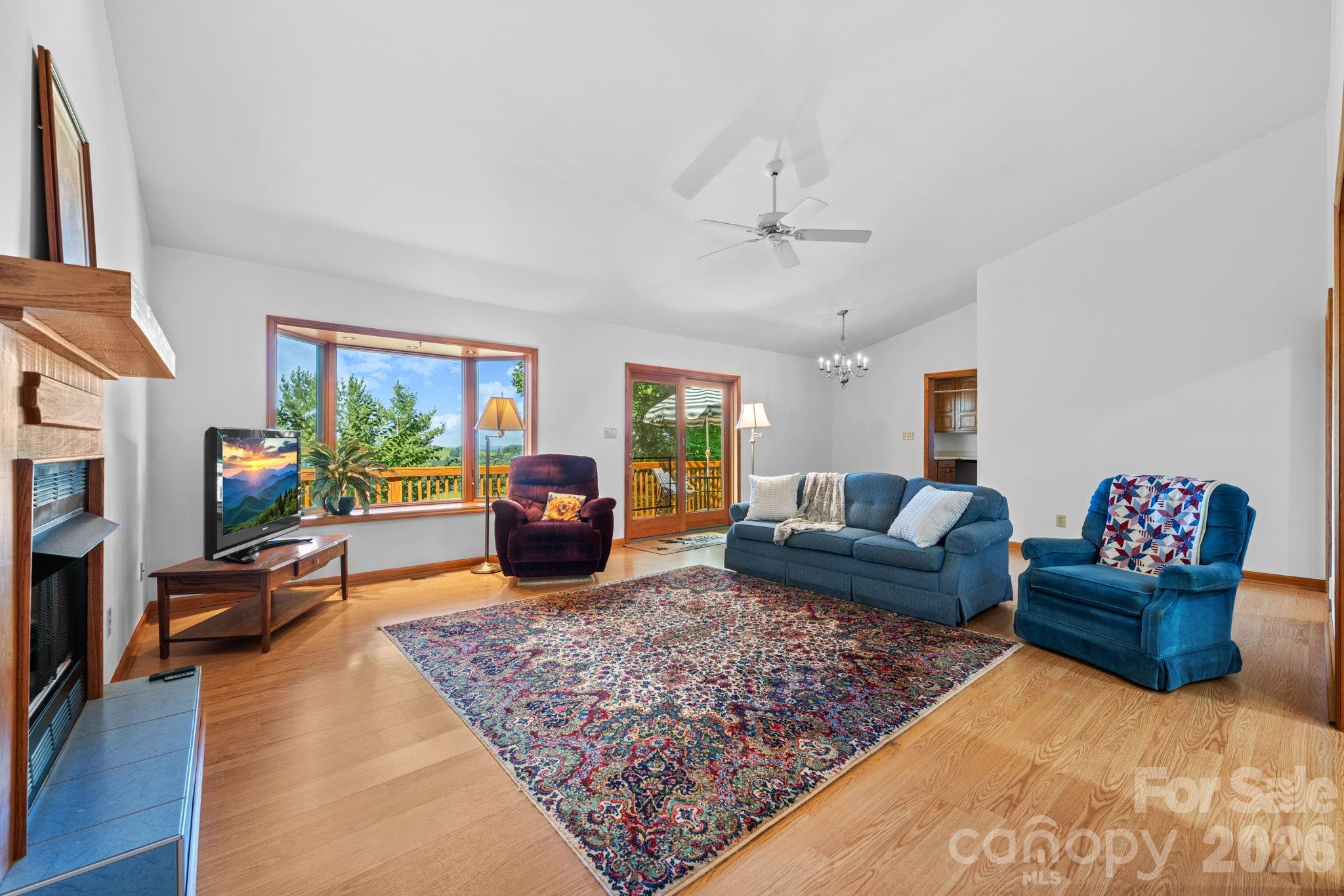 168 Heather Street Property Photo 5