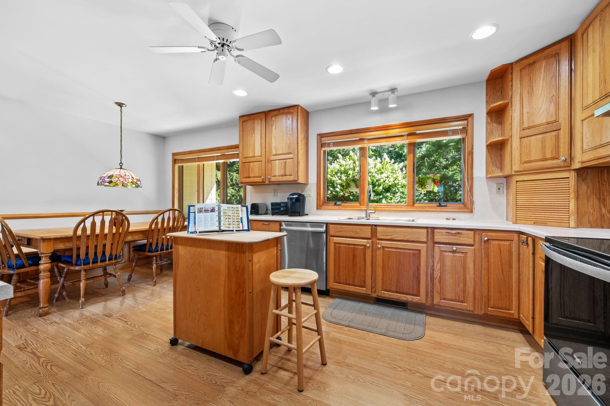 168 Heather Street Property Photo 9
