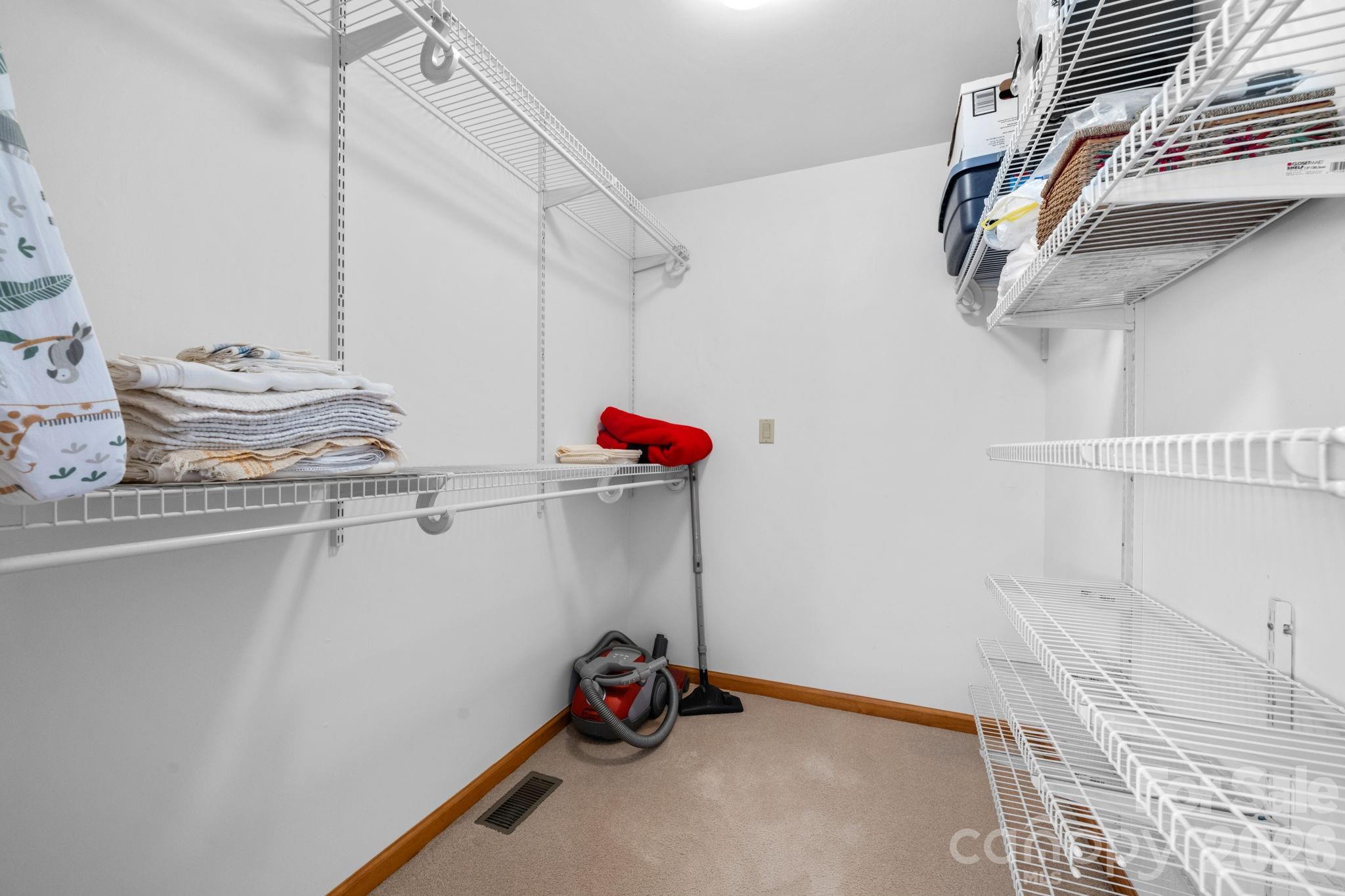 168 Heather Street Property Photo 25