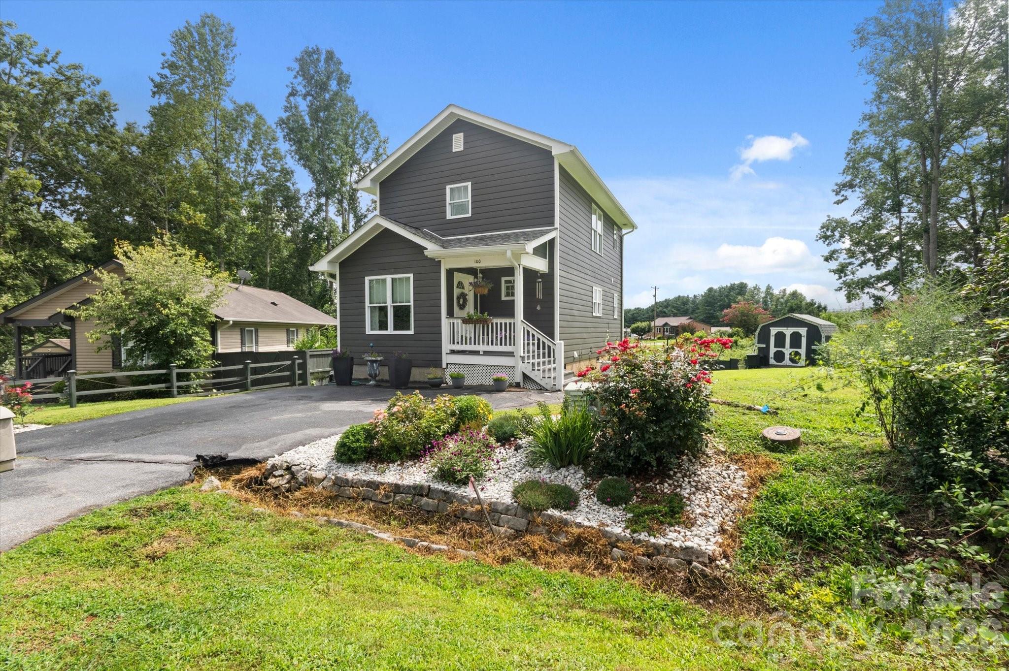 100 Victoria Springs Drive Property Photo 2