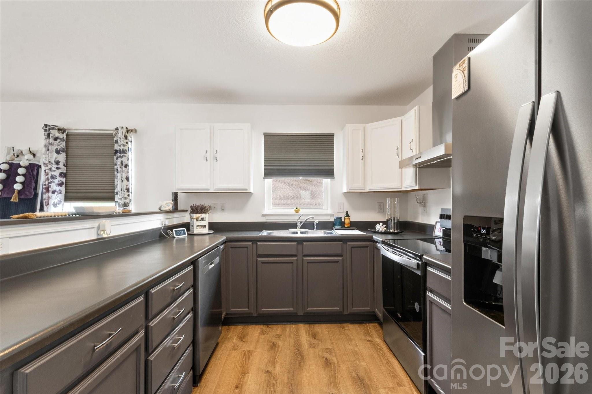 100 Victoria Springs Drive Property Photo 4