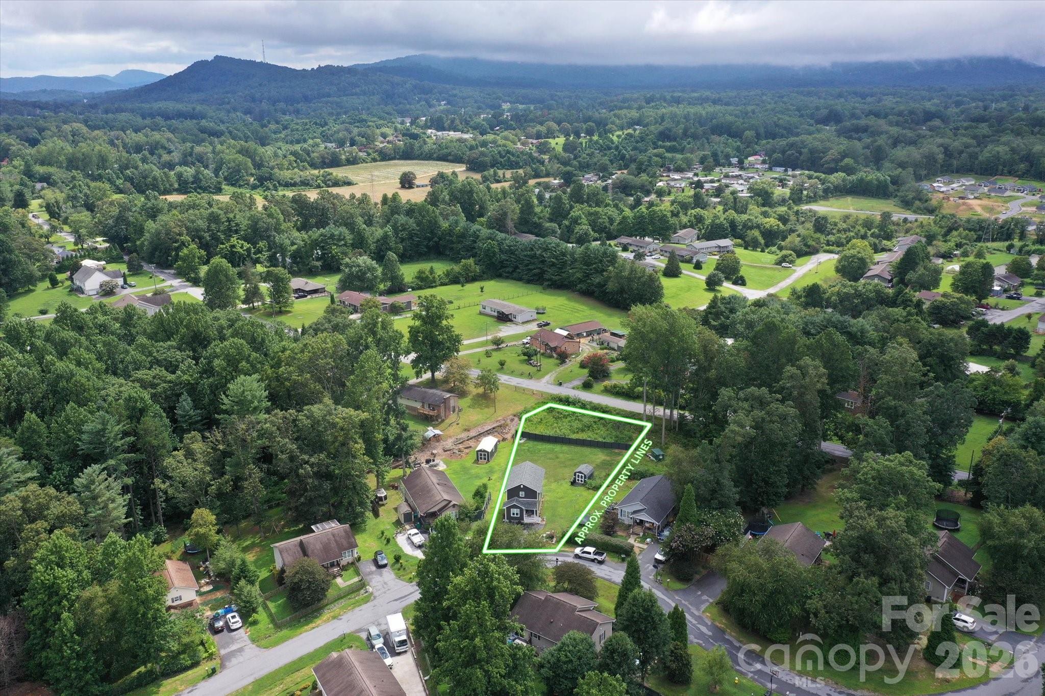 100 Victoria Springs Drive Property Photo 32