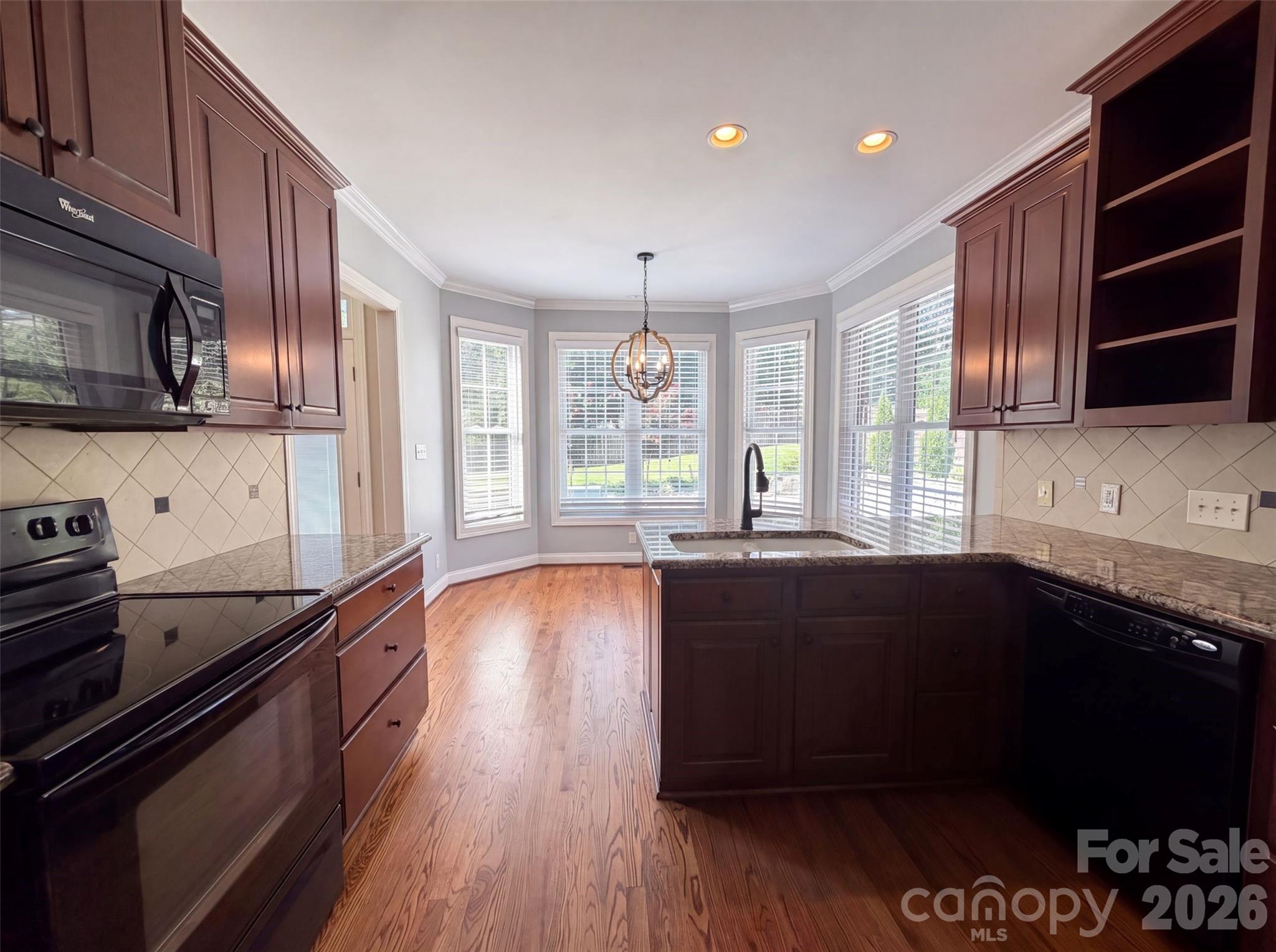 114 Stirling Heights Lane Property Photo 2