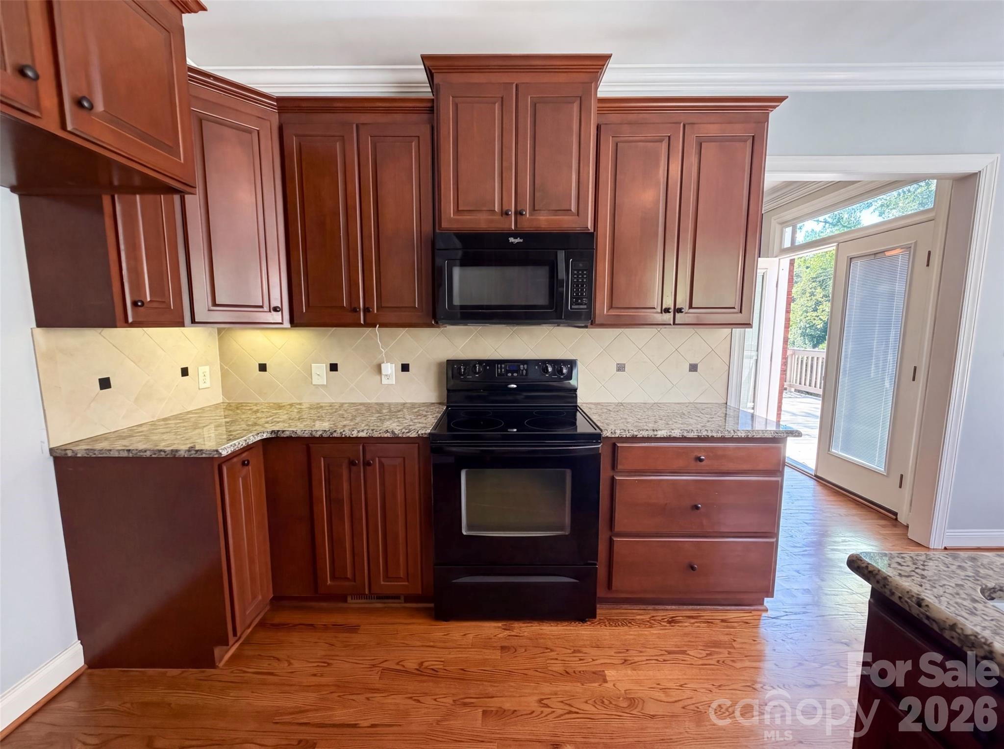 114 Stirling Heights Lane Property Photo 7