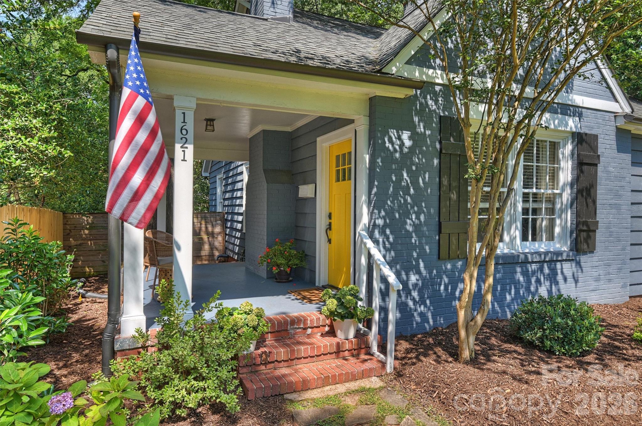 1621 Morningside Drive Property Photo 2