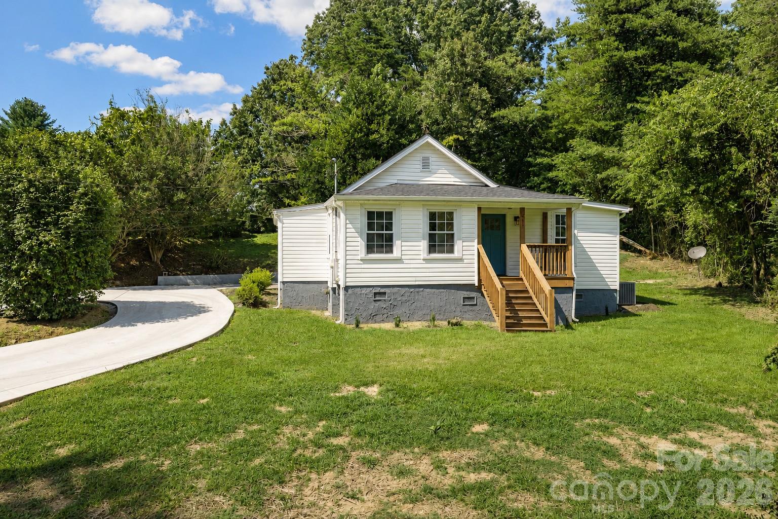 811 Markham Road Property Photo 2