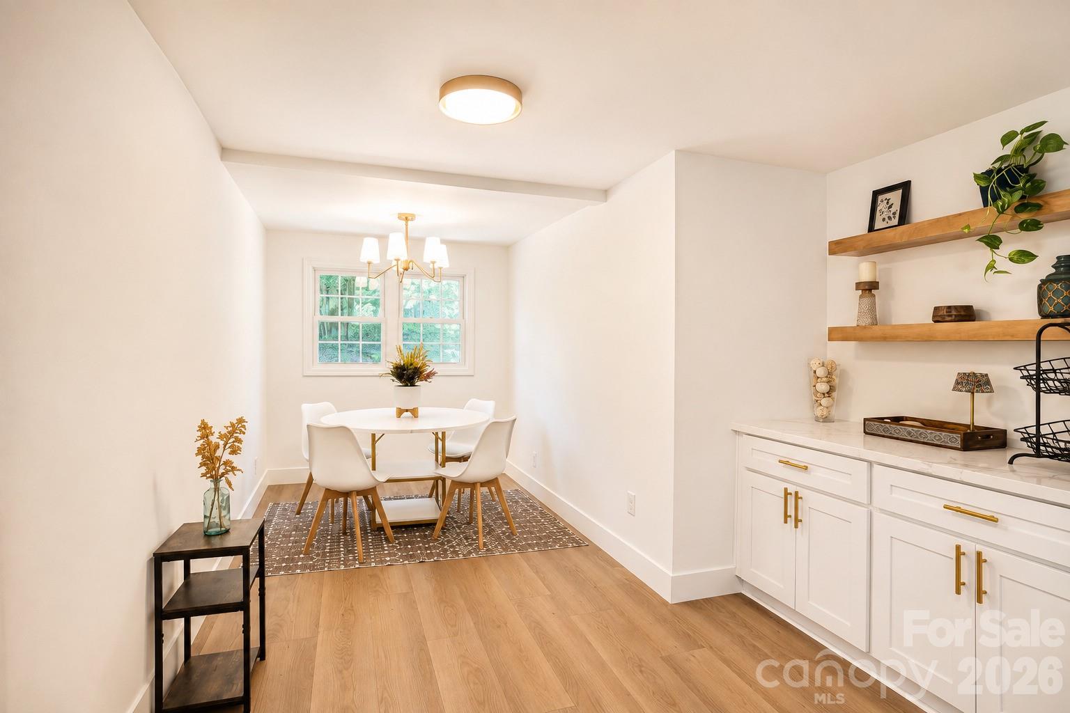 811 Markham Road Property Photo 6