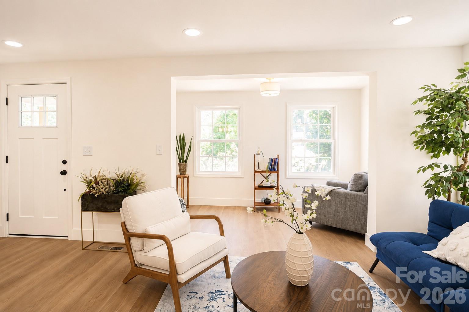 811 Markham Road Property Photo 7