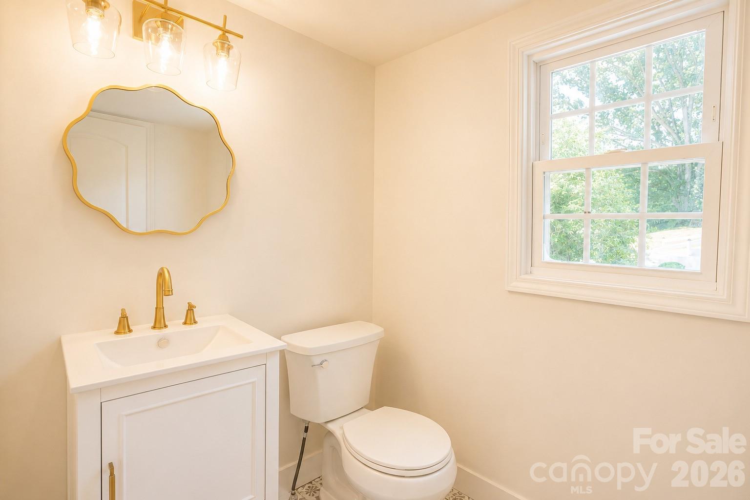 811 Markham Road Property Photo 8