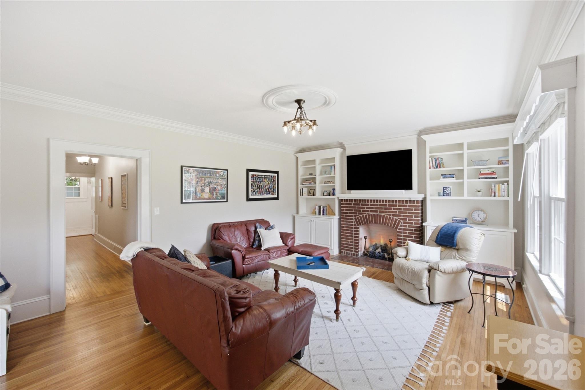 105 S Maple Street Property Photo 3