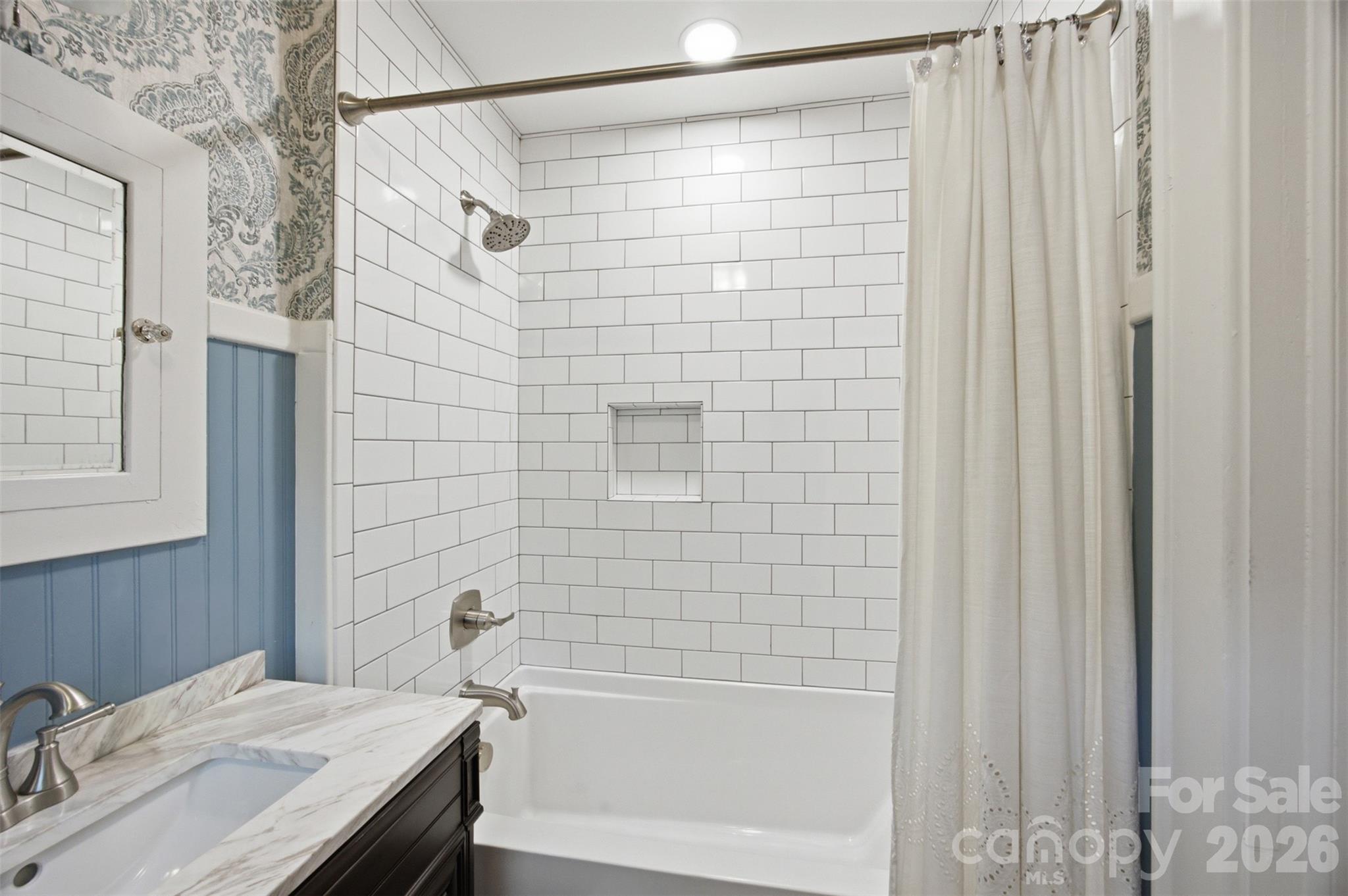 105 S Maple Street Property Photo 22
