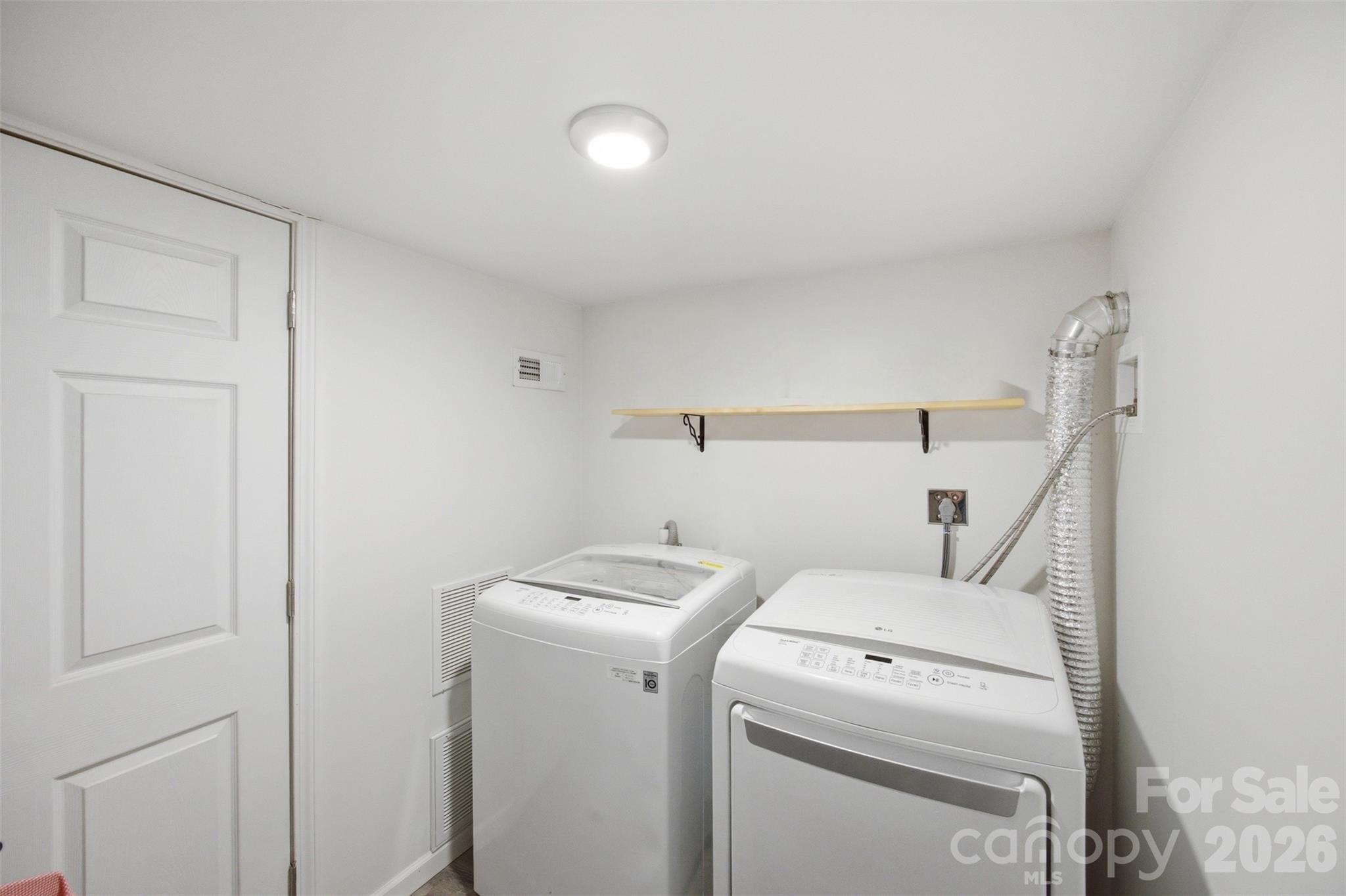 105 S Maple Street Property Photo 27