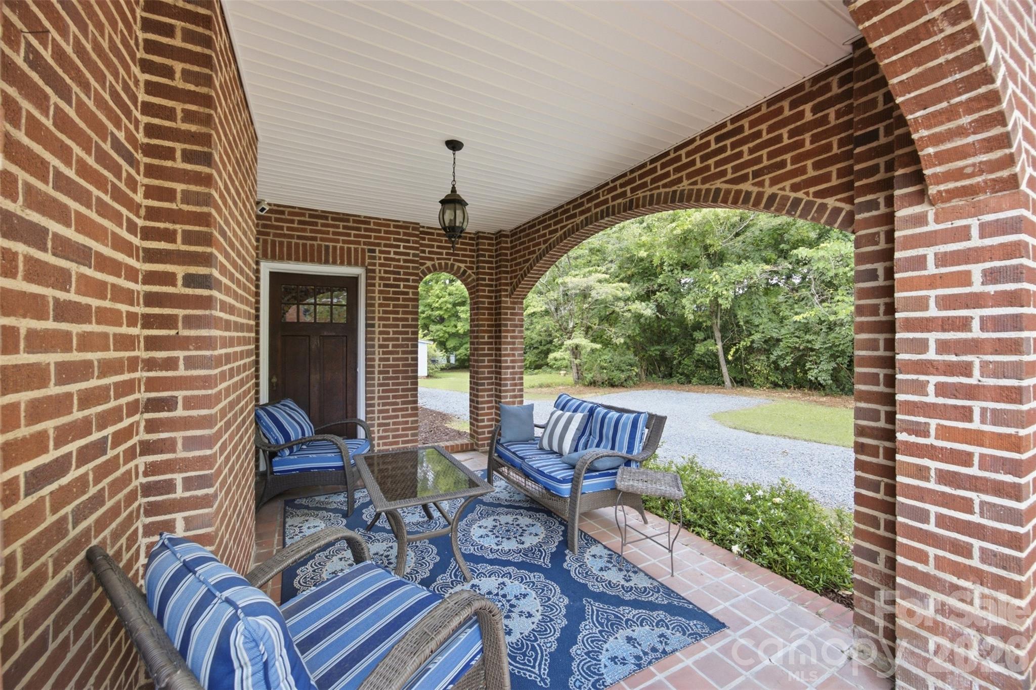 105 S Maple Street Property Photo 28