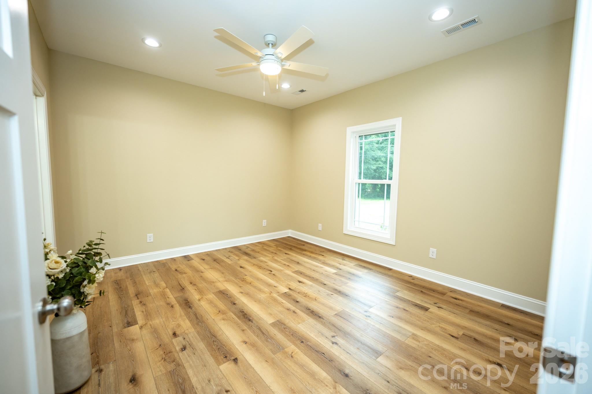 258 Florida Avenue Property Photo 12