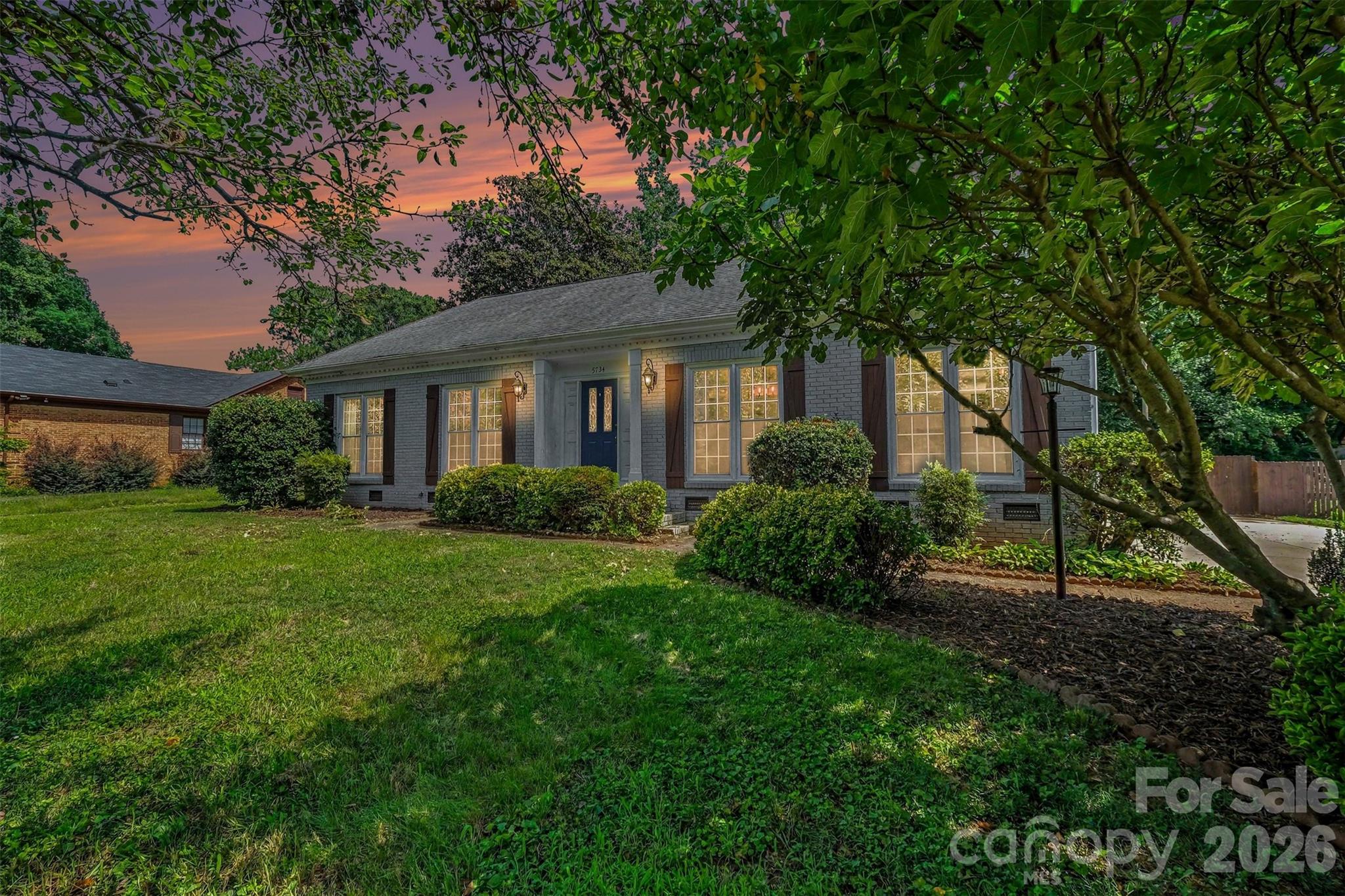 5734 Faulconbridge Road Property Photo 2