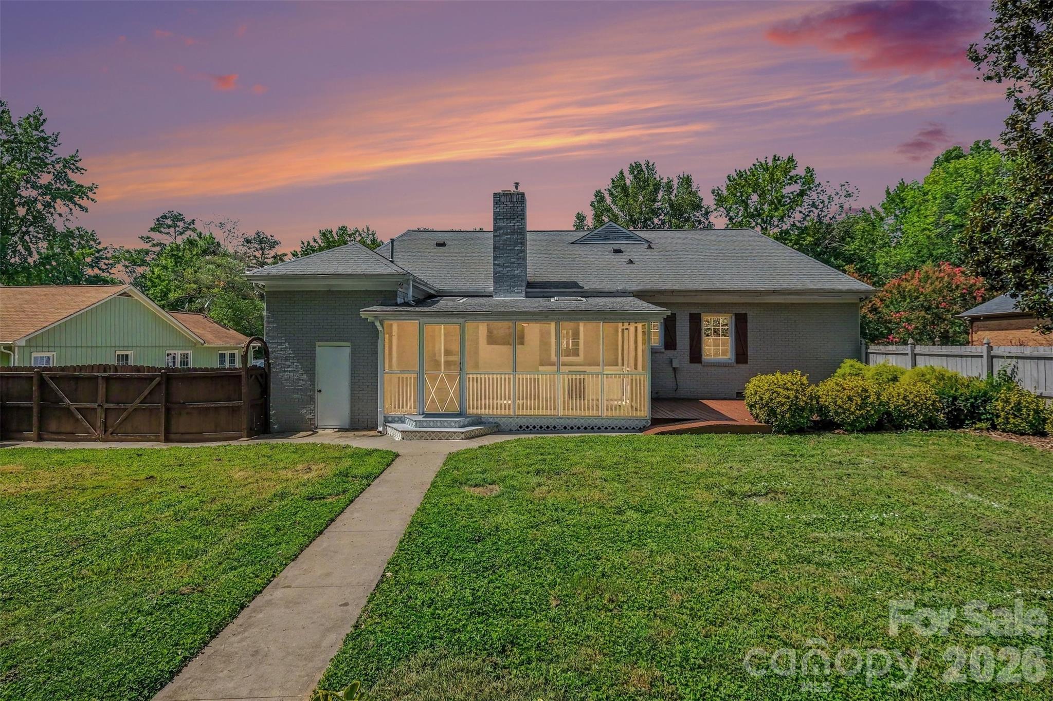 5734 Faulconbridge Road Property Photo 3