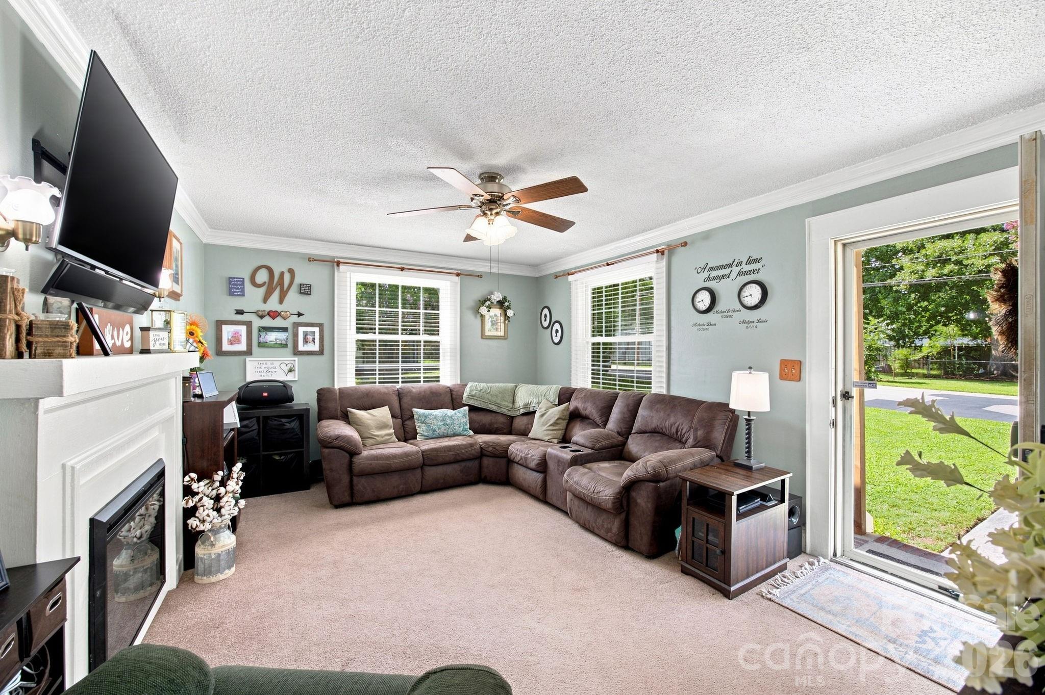 2102 Englewood Street Property Photo 4