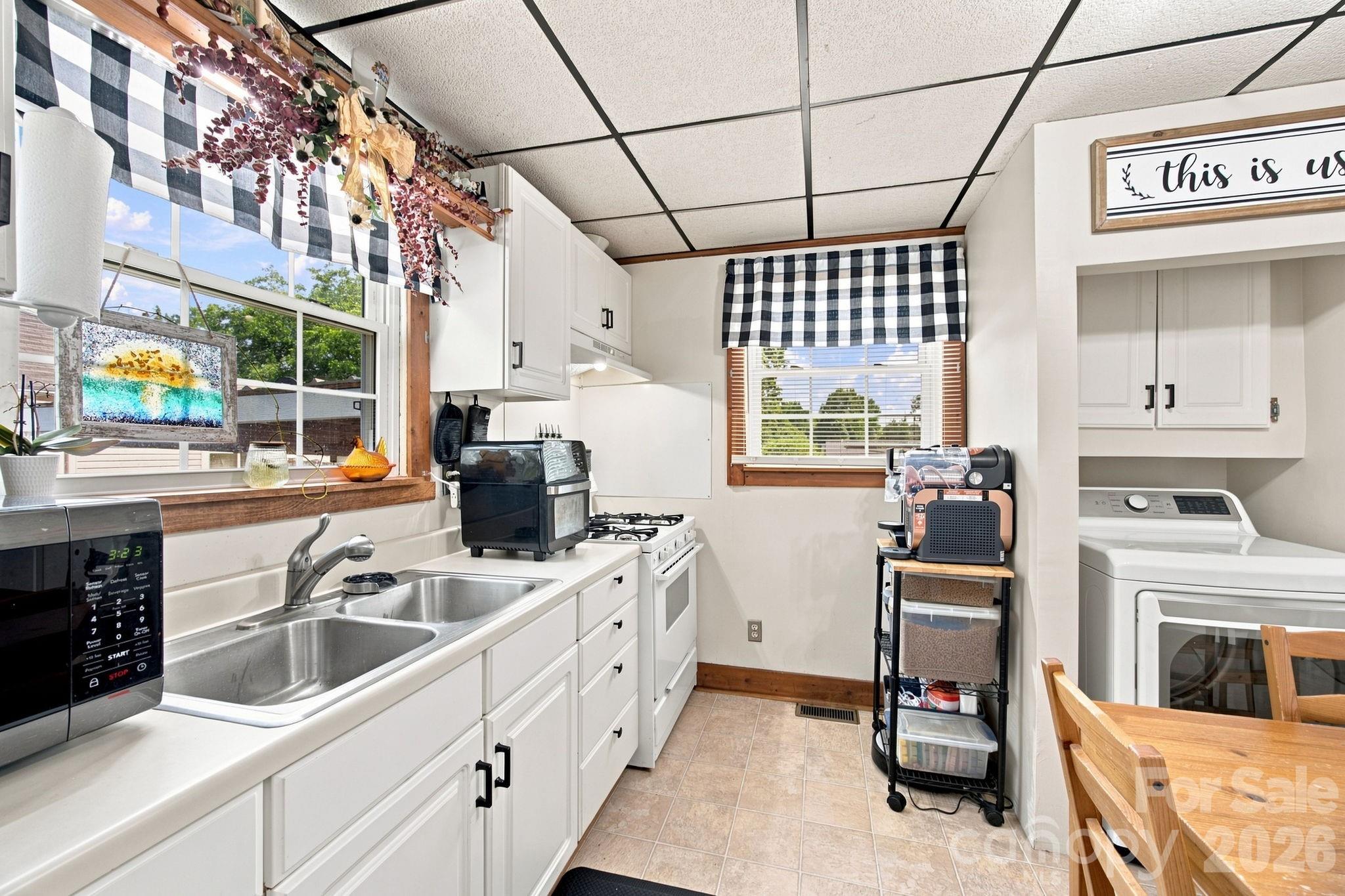 2102 Englewood Street Property Photo 10