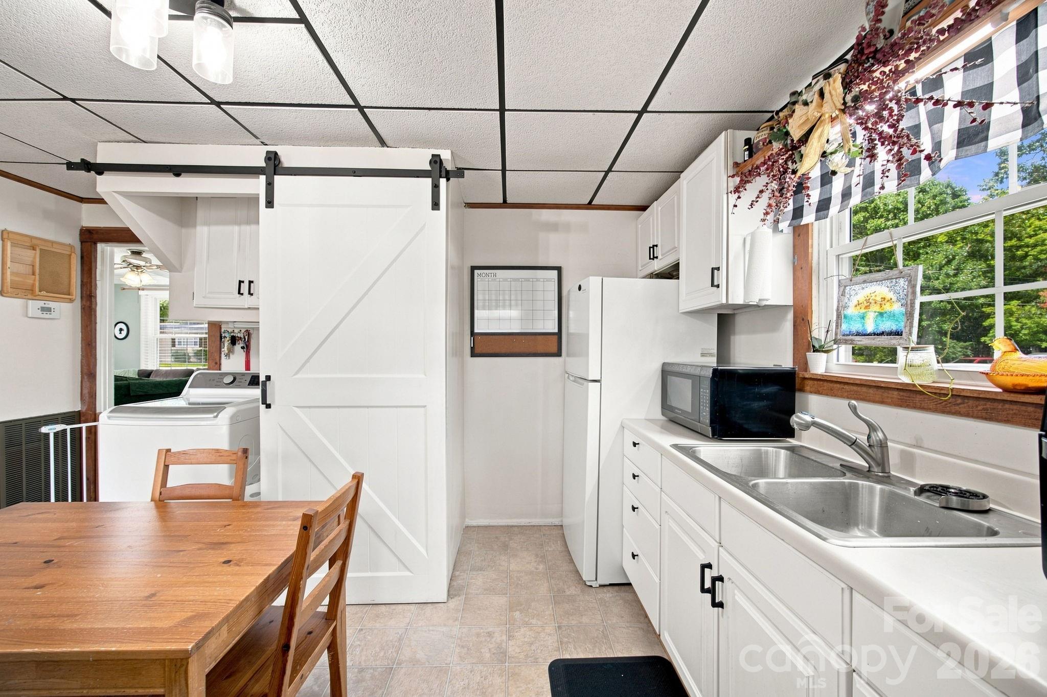 2102 Englewood Street Property Photo 12