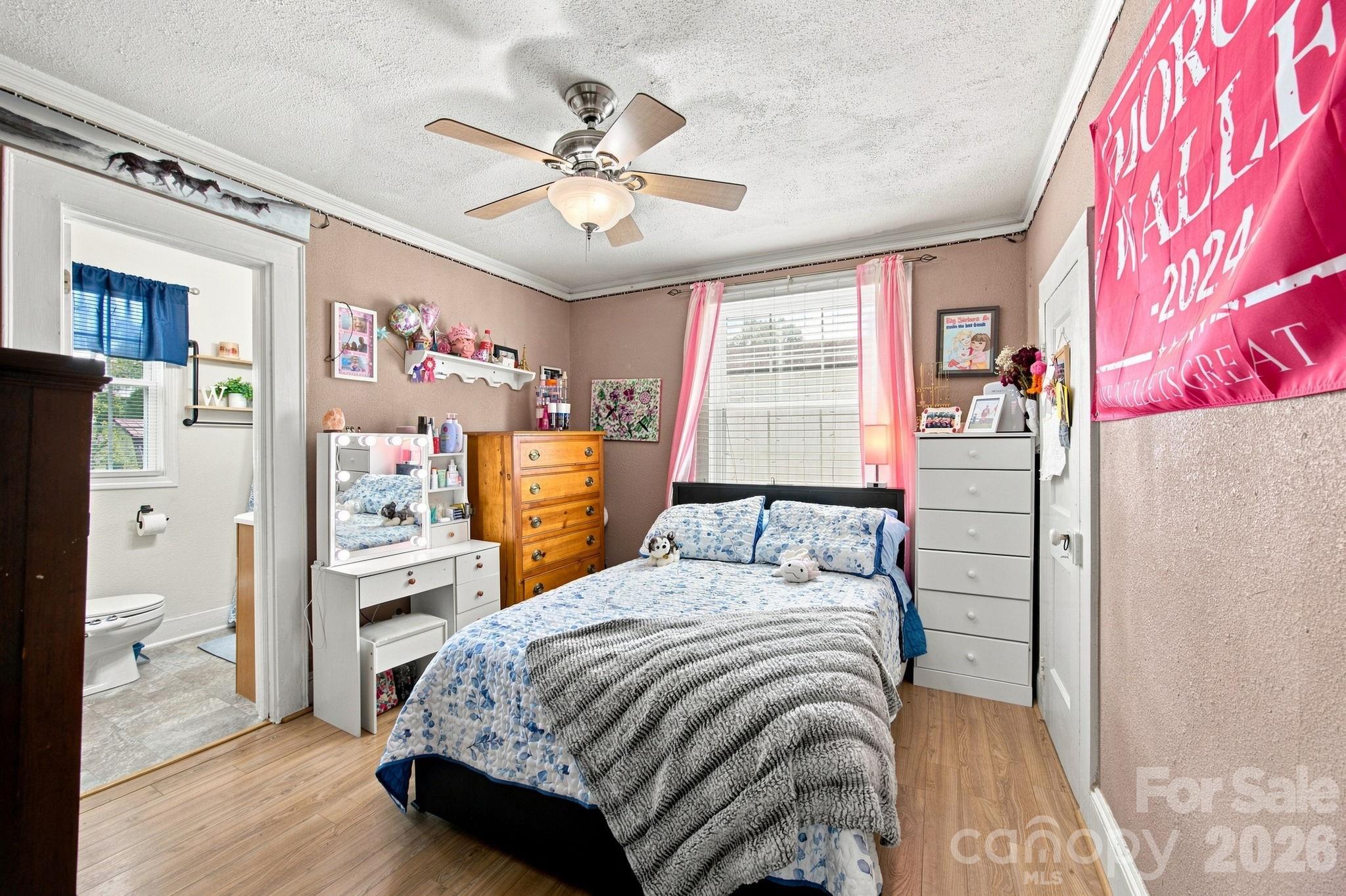 2102 Englewood Street Property Photo 13