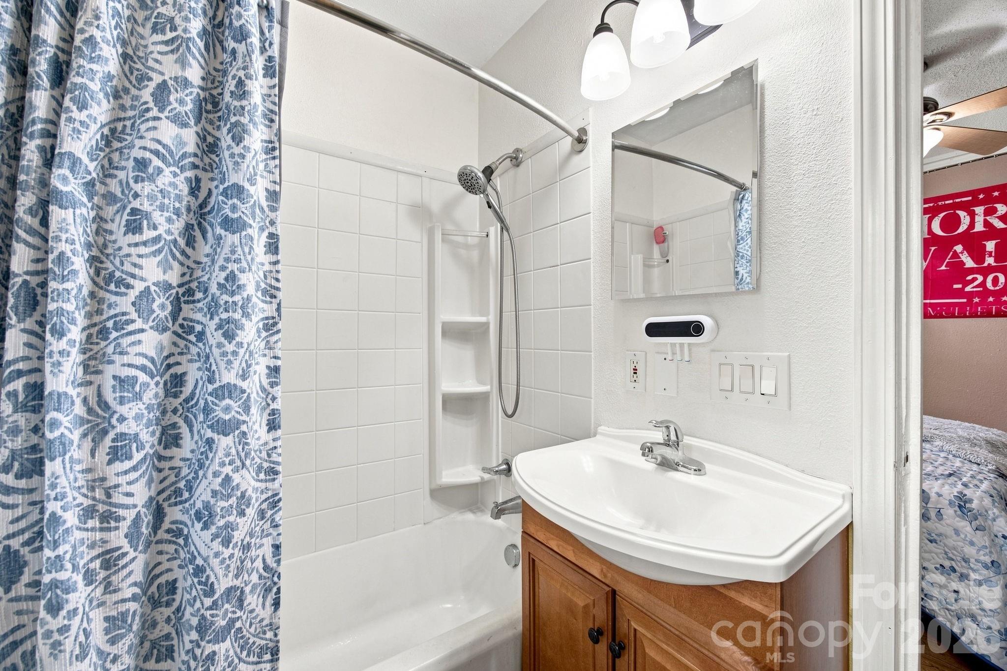 2102 Englewood Street Property Photo 15