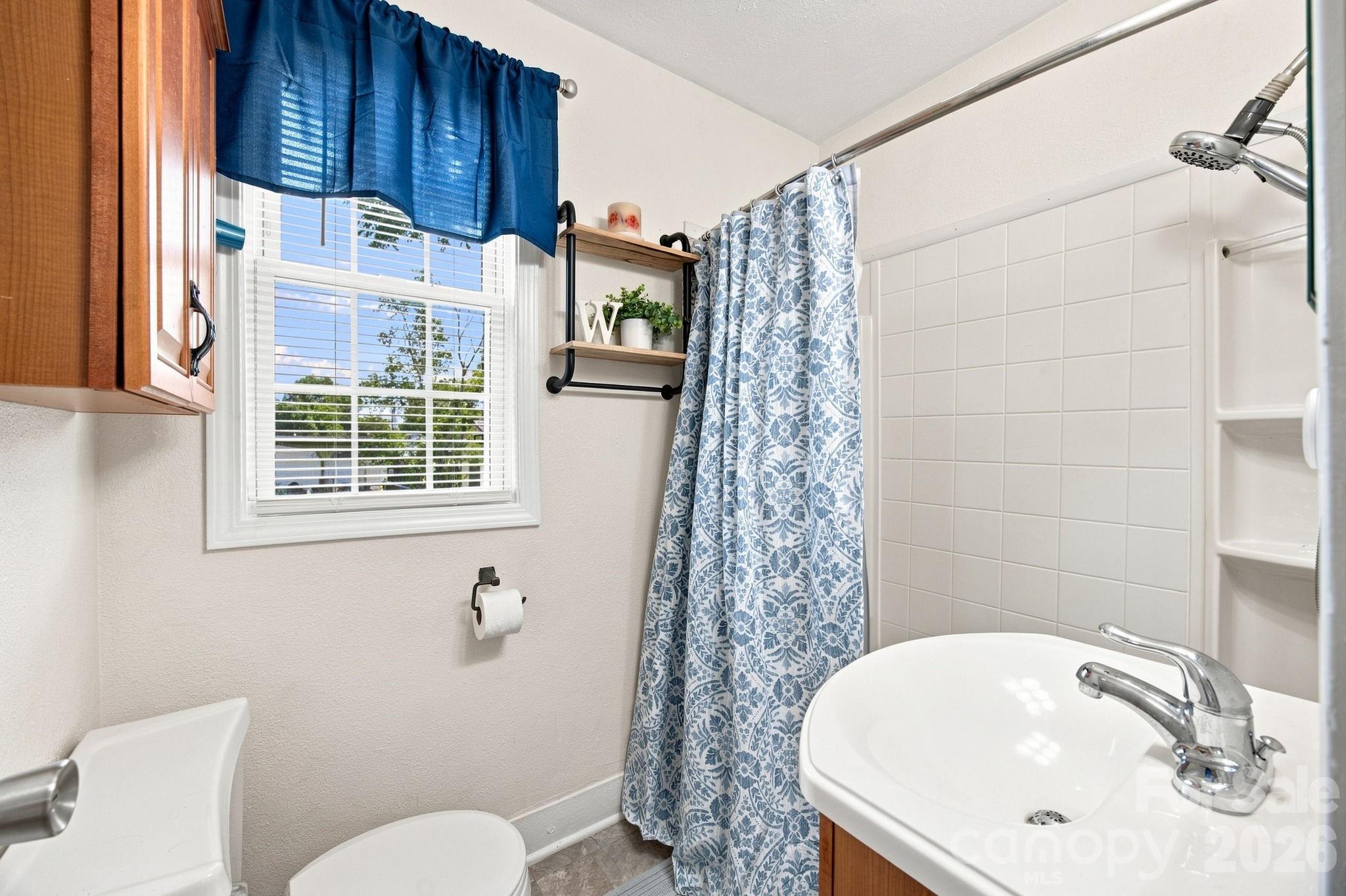 2102 Englewood Street Property Photo 16