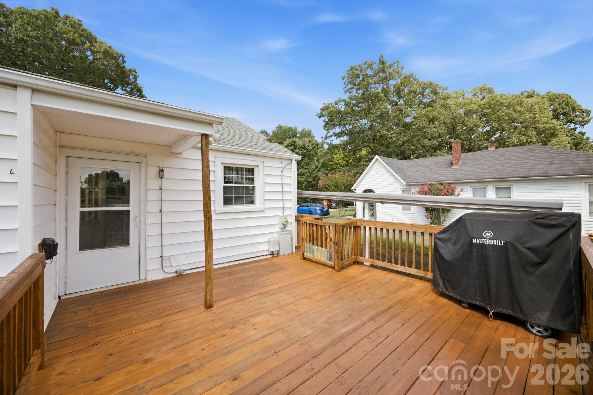 2102 Englewood Street Property Photo 17