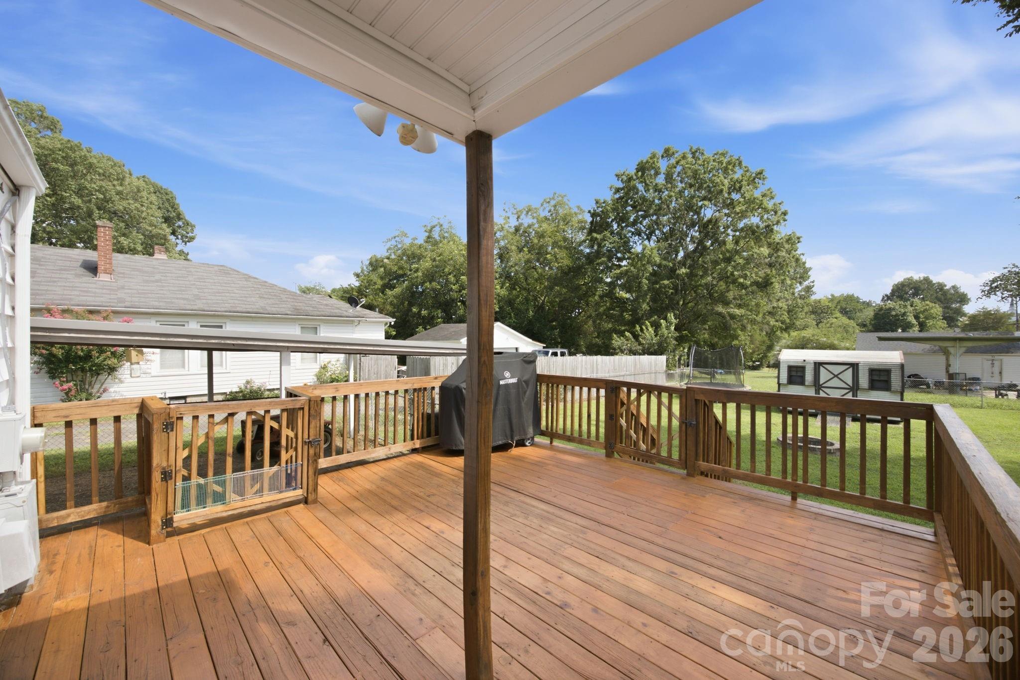 2102 Englewood Street Property Photo 18
