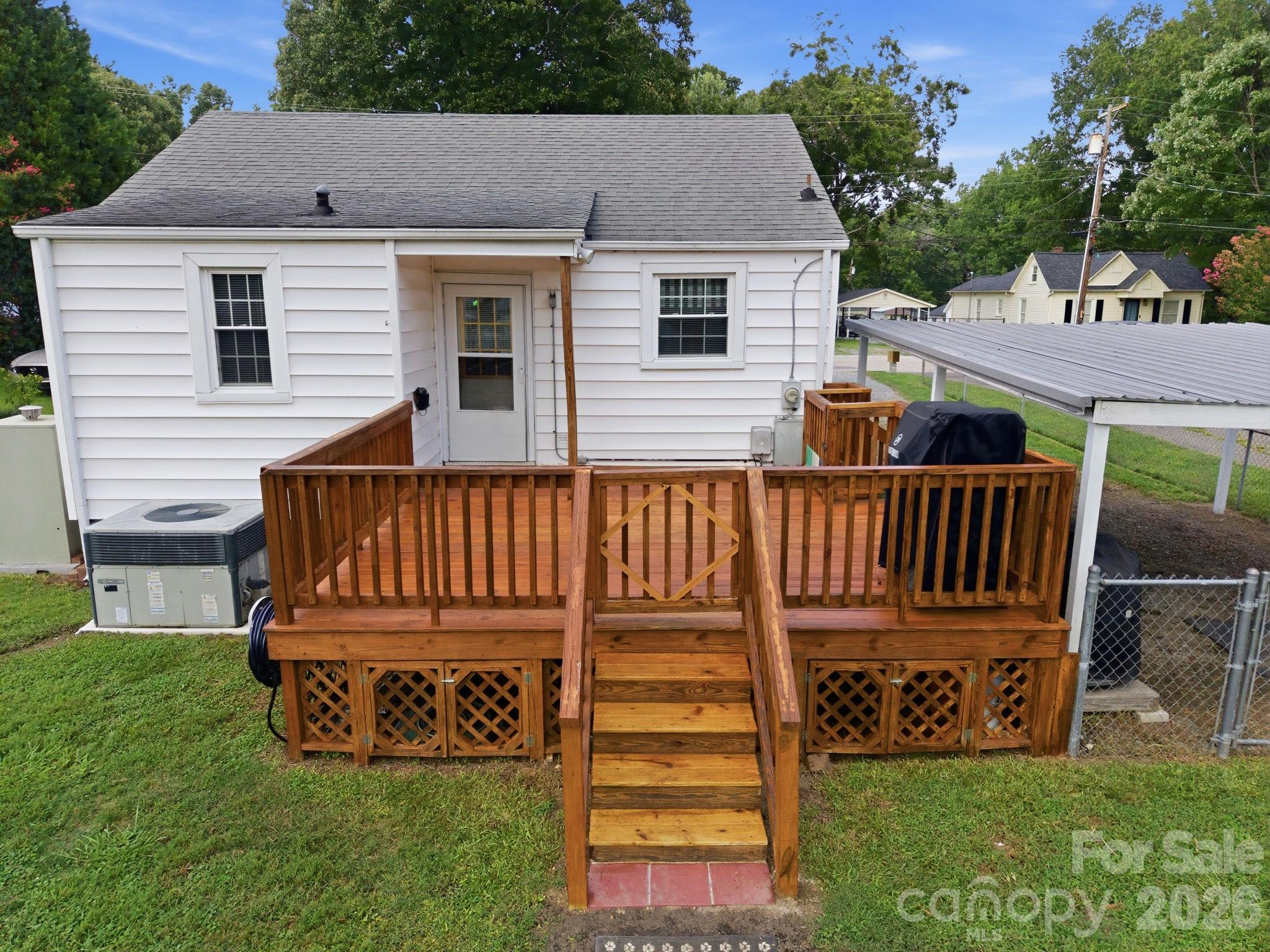 2102 Englewood Street Property Photo 20