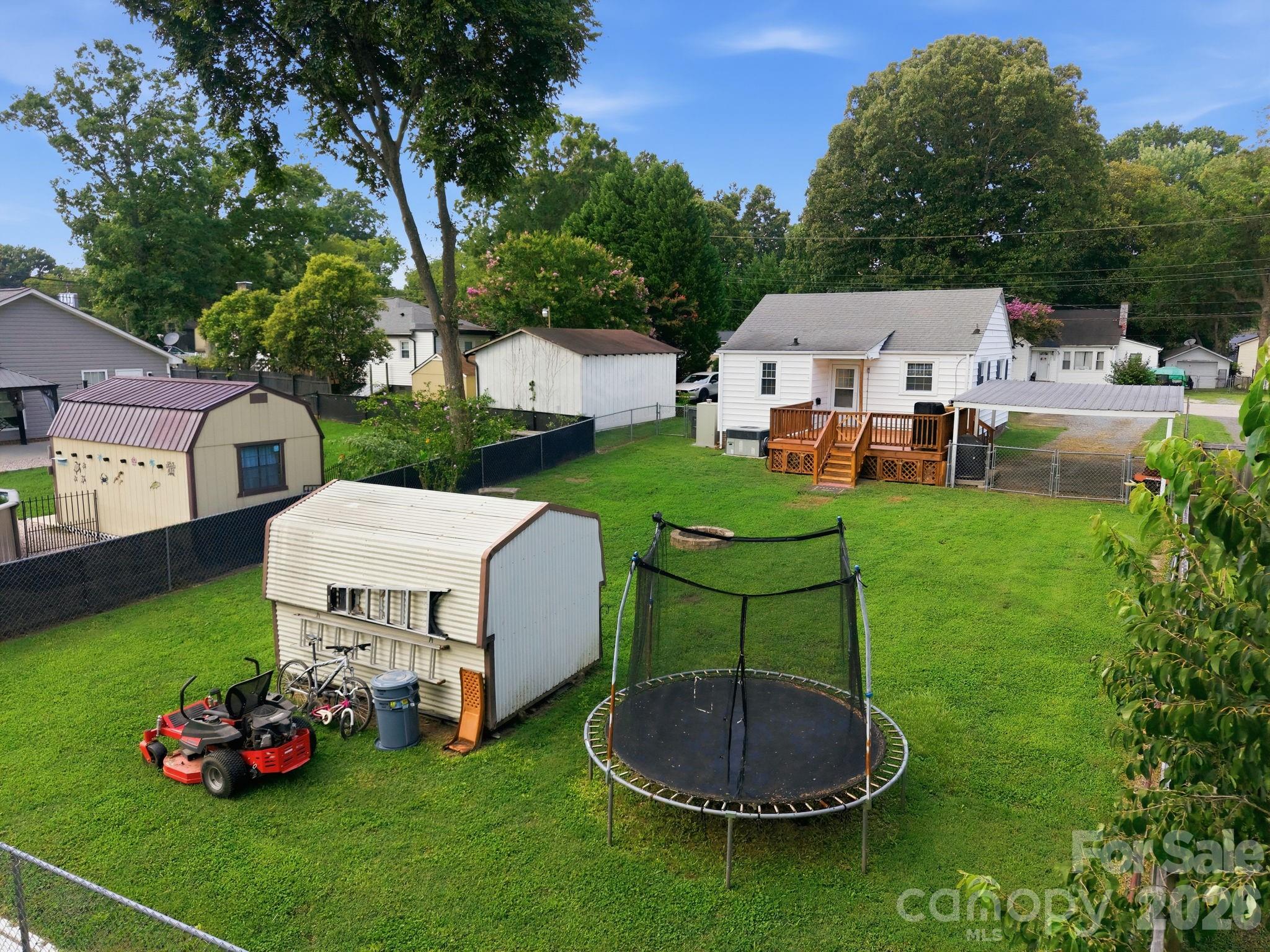 2102 Englewood Street Property Photo 23