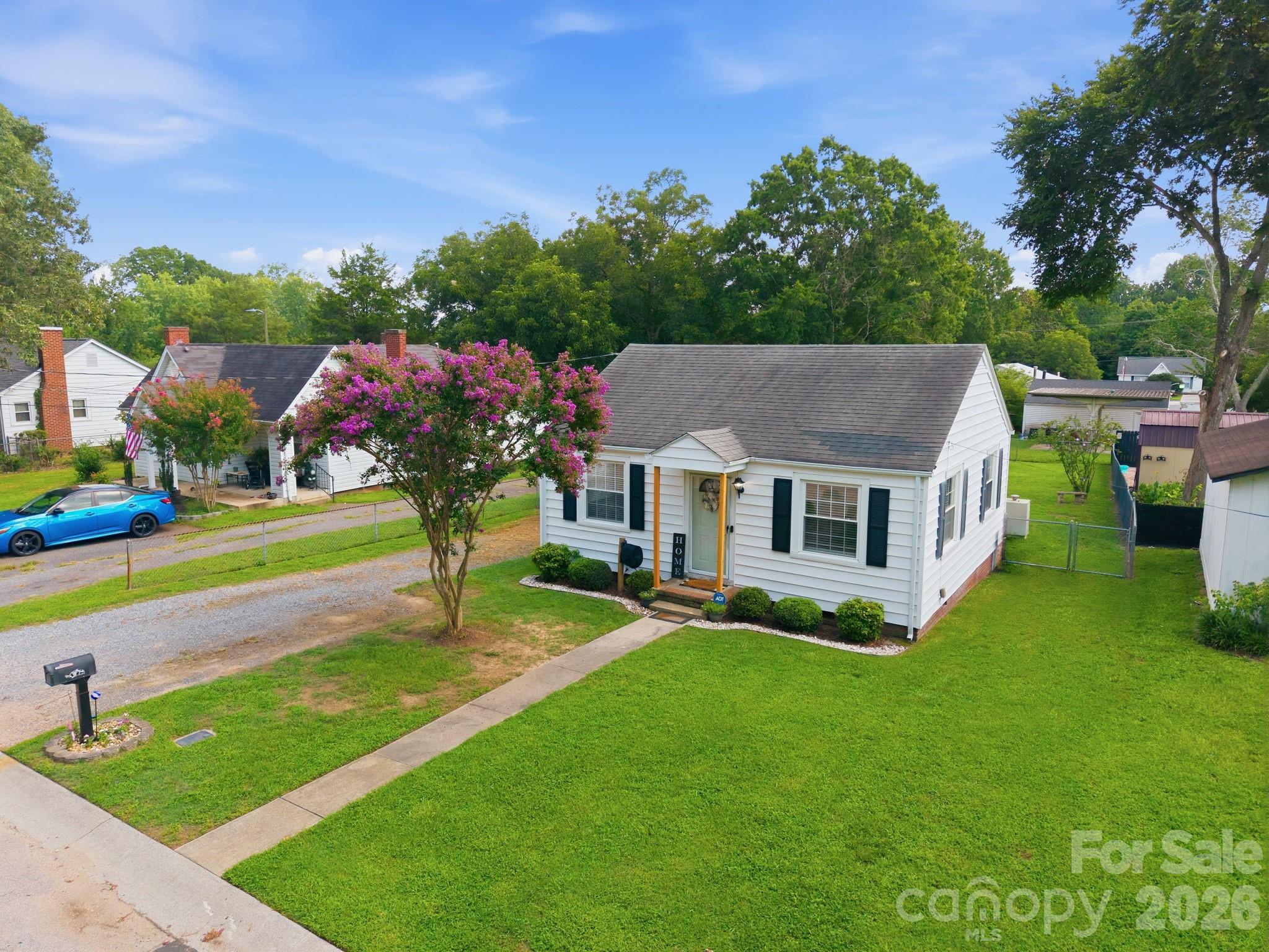 2102 Englewood Street Property Photo 30
