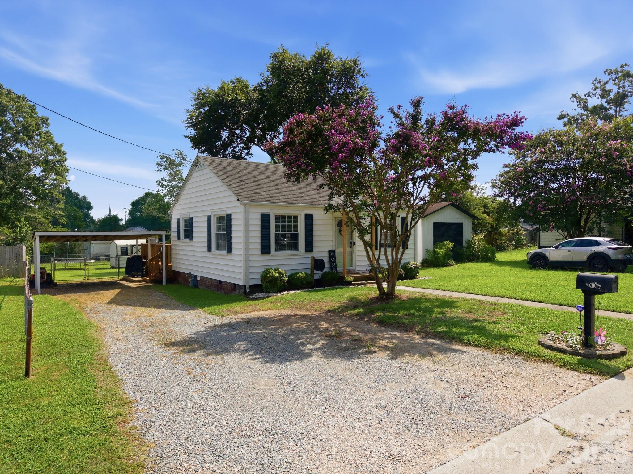 2102 Englewood Street Property Photo 31