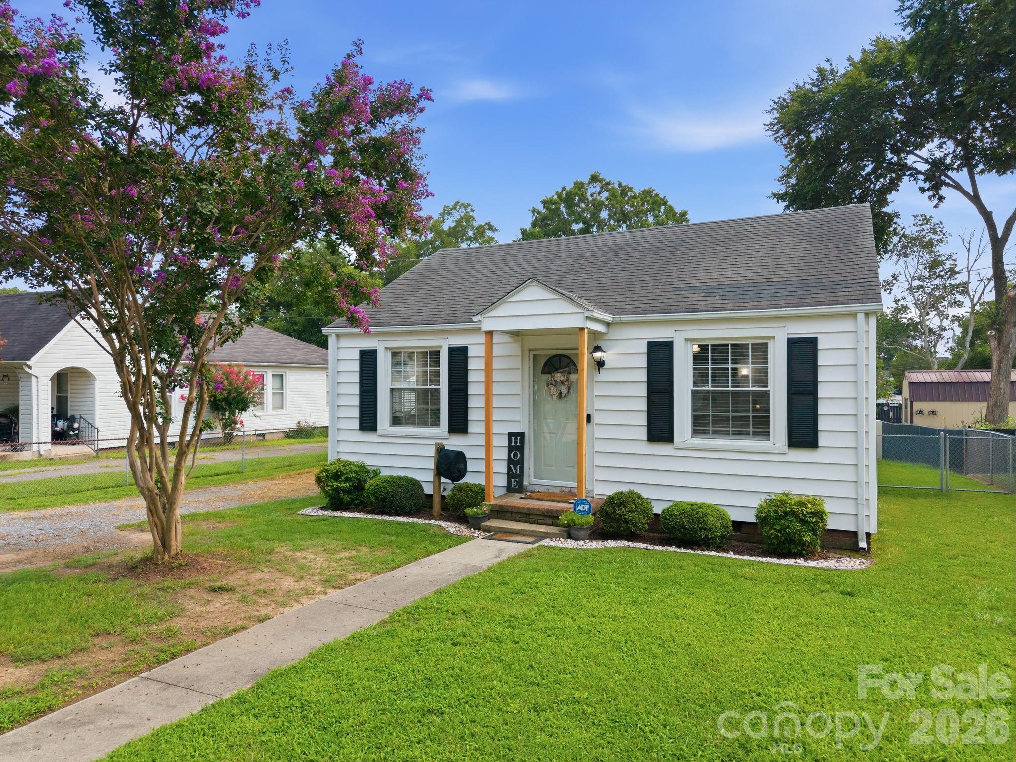 2102 Englewood Street Property Photo 32