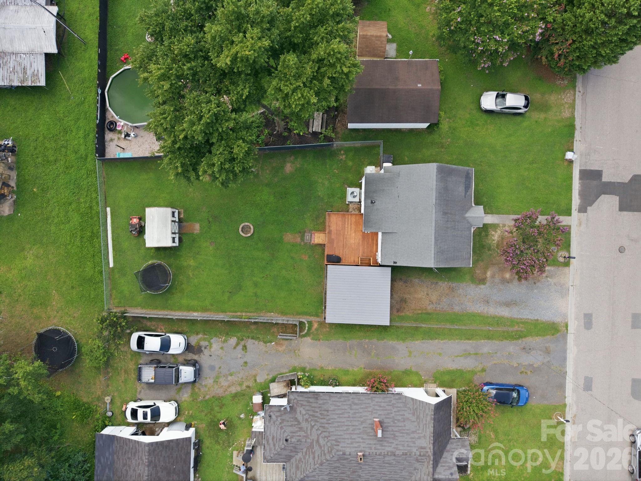 2102 Englewood Street Property Photo 33