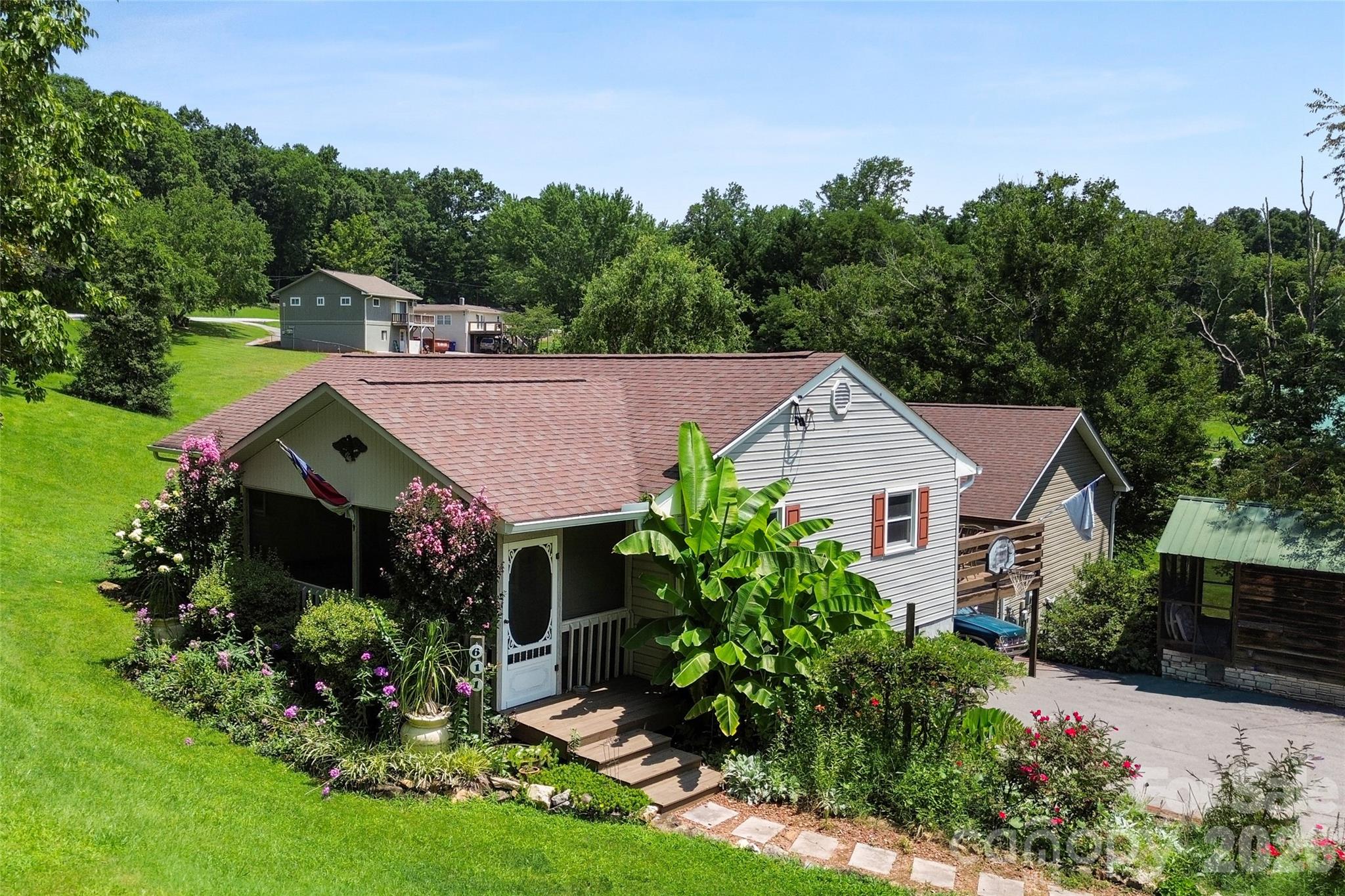 611 Pole Creasman Road Property Photo 2