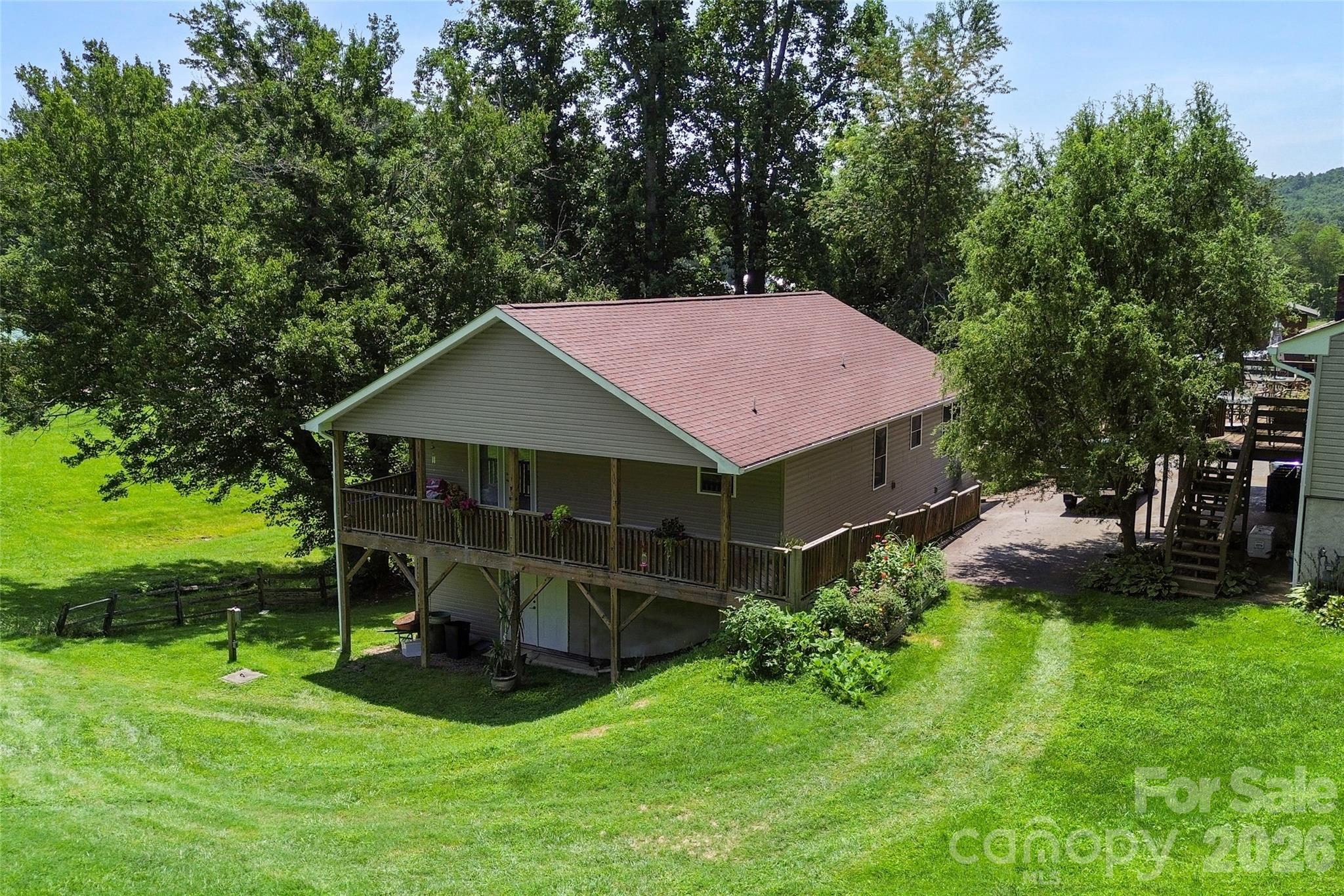 611 Pole Creasman Road Property Photo 3