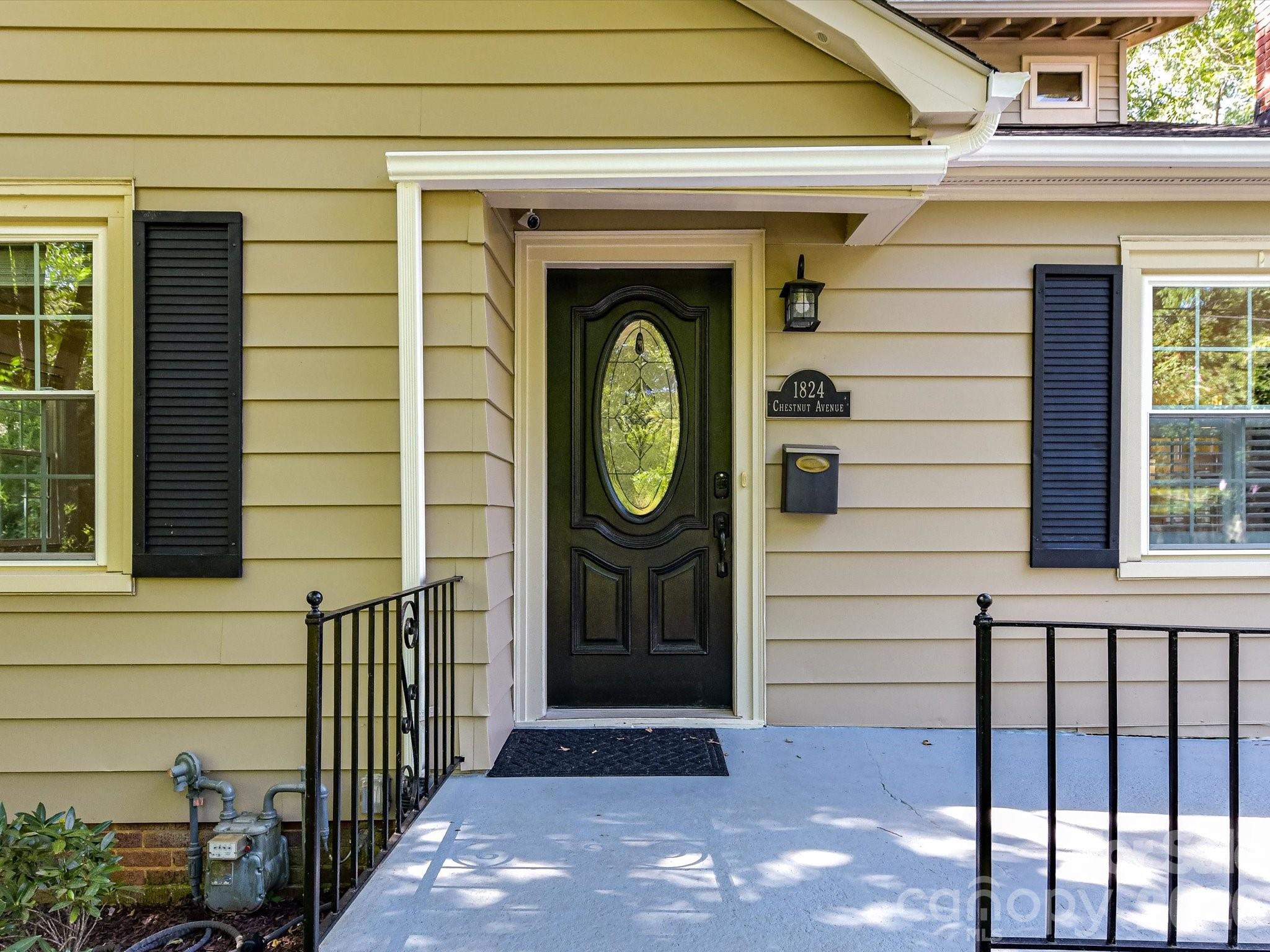 1824 Chestnut Avenue Property Photo 3