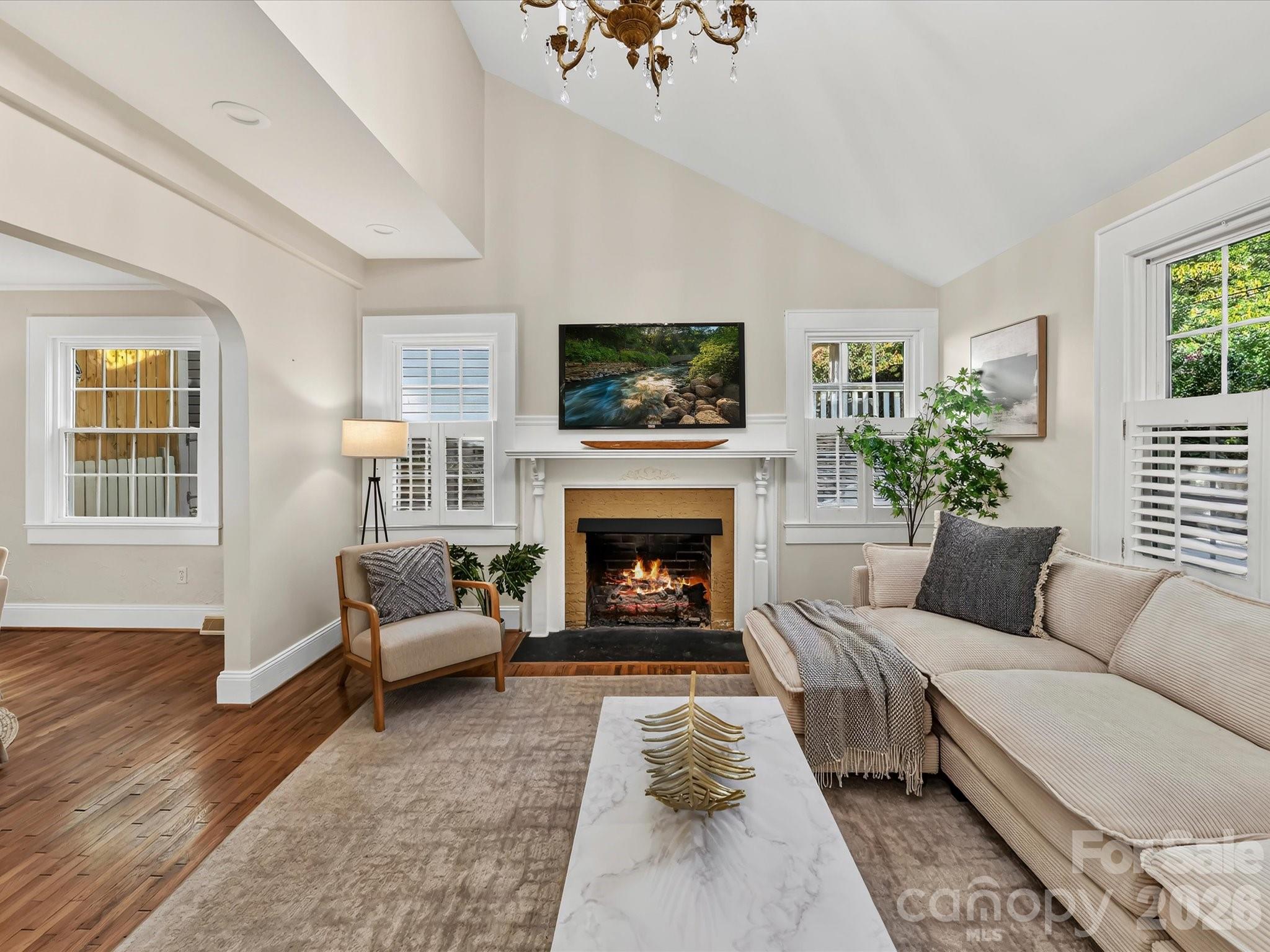 1824 Chestnut Avenue Property Photo 4