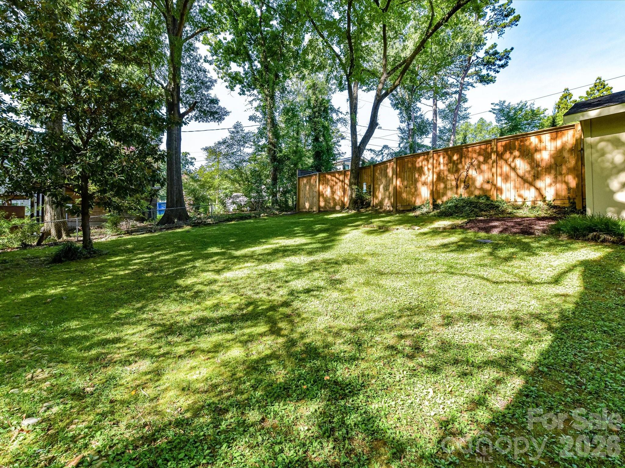 1824 Chestnut Avenue Property Photo 25