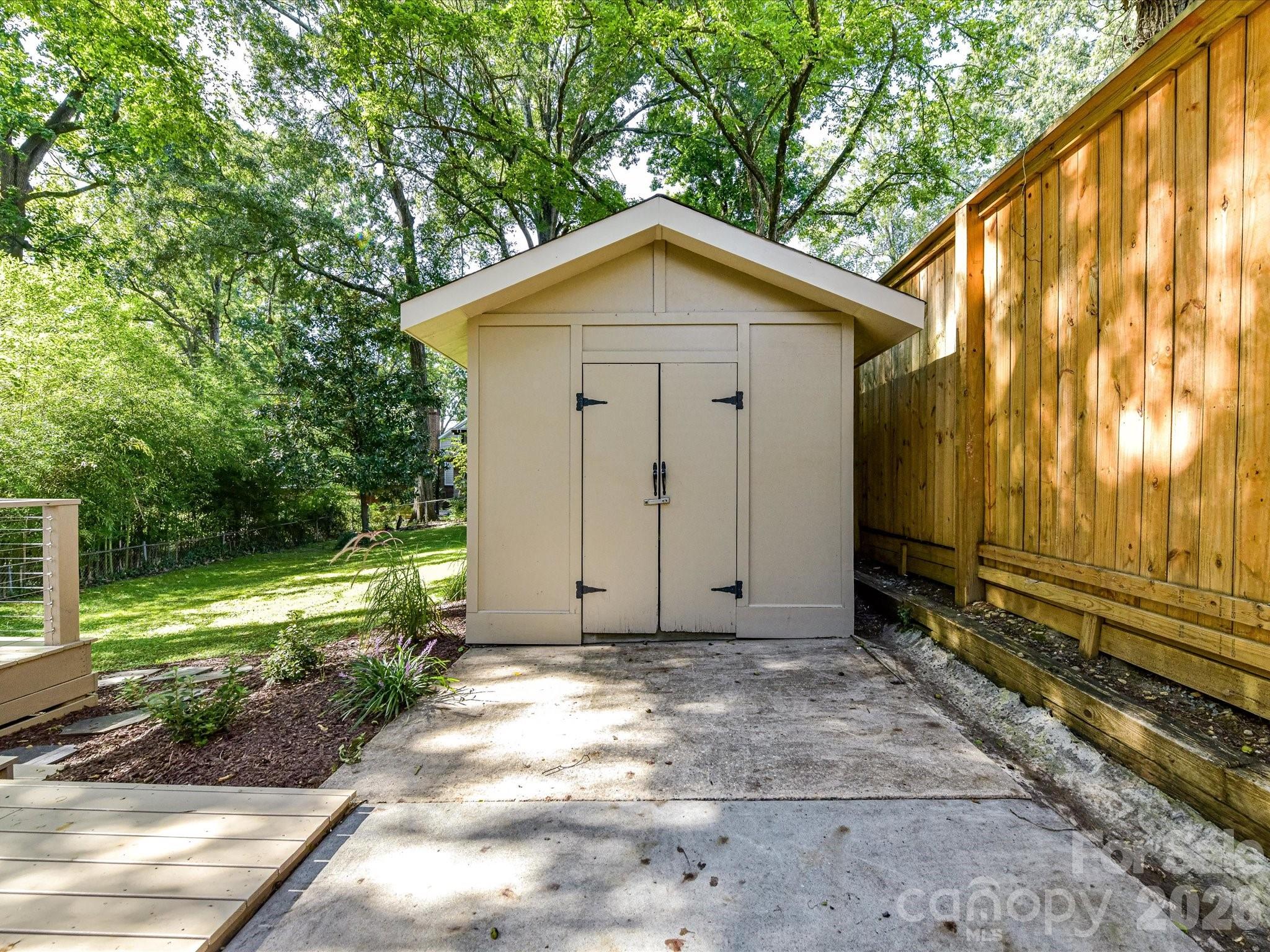 1824 Chestnut Avenue Property Photo 27