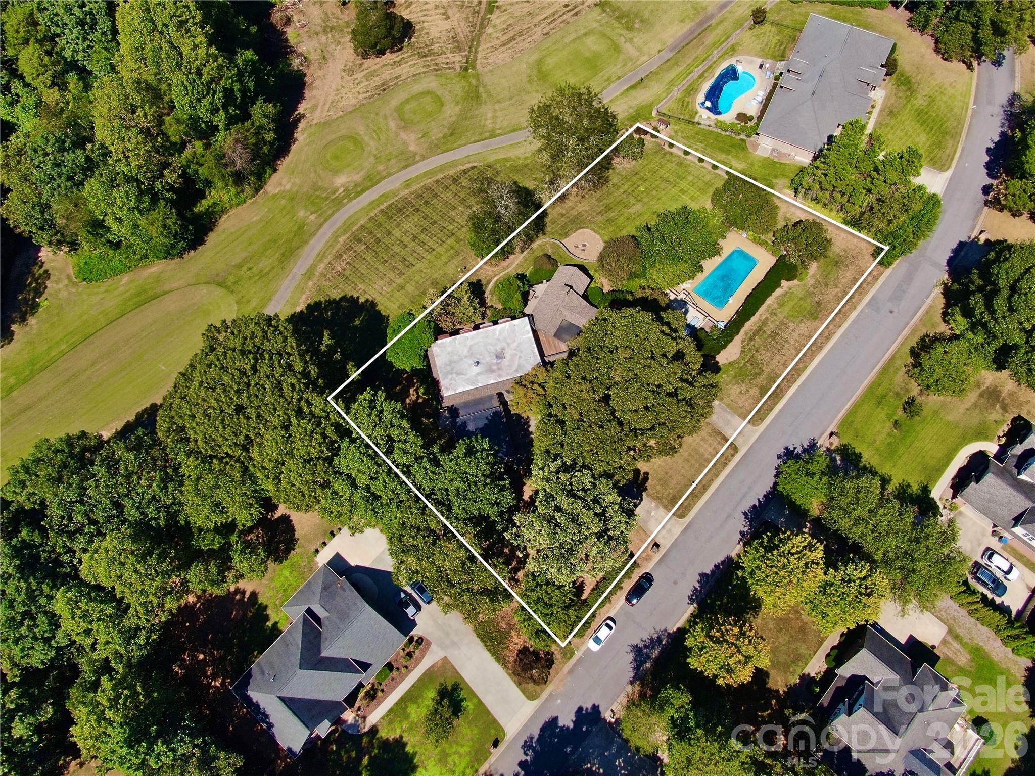 4821 Elmhurst Drive Property Photo 3