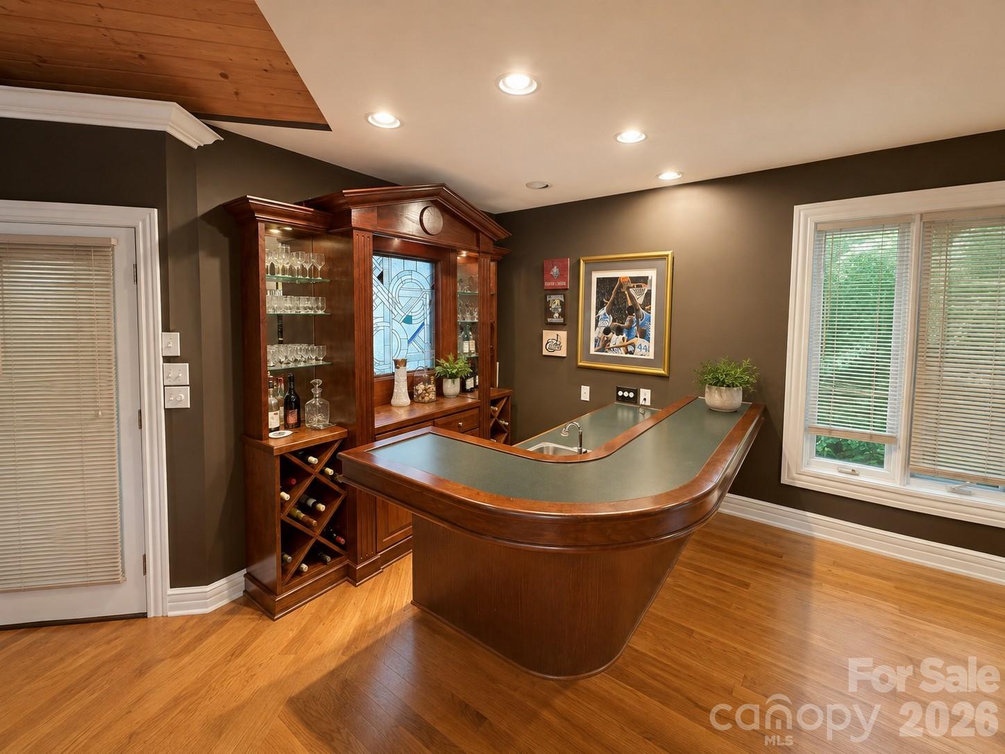 4821 Elmhurst Drive Property Photo 9