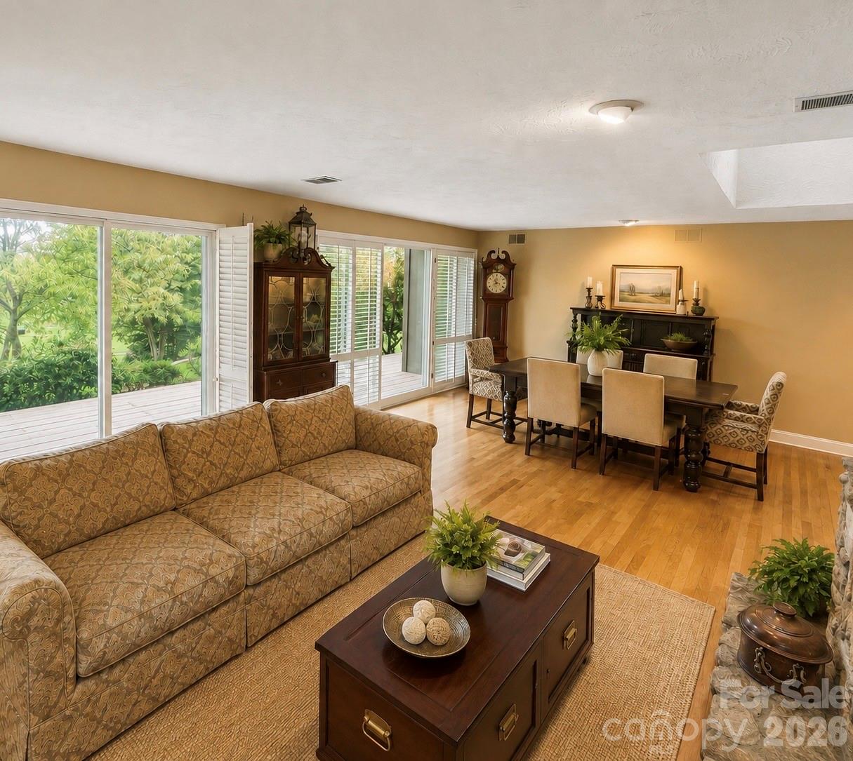 4821 Elmhurst Drive Property Photo 12