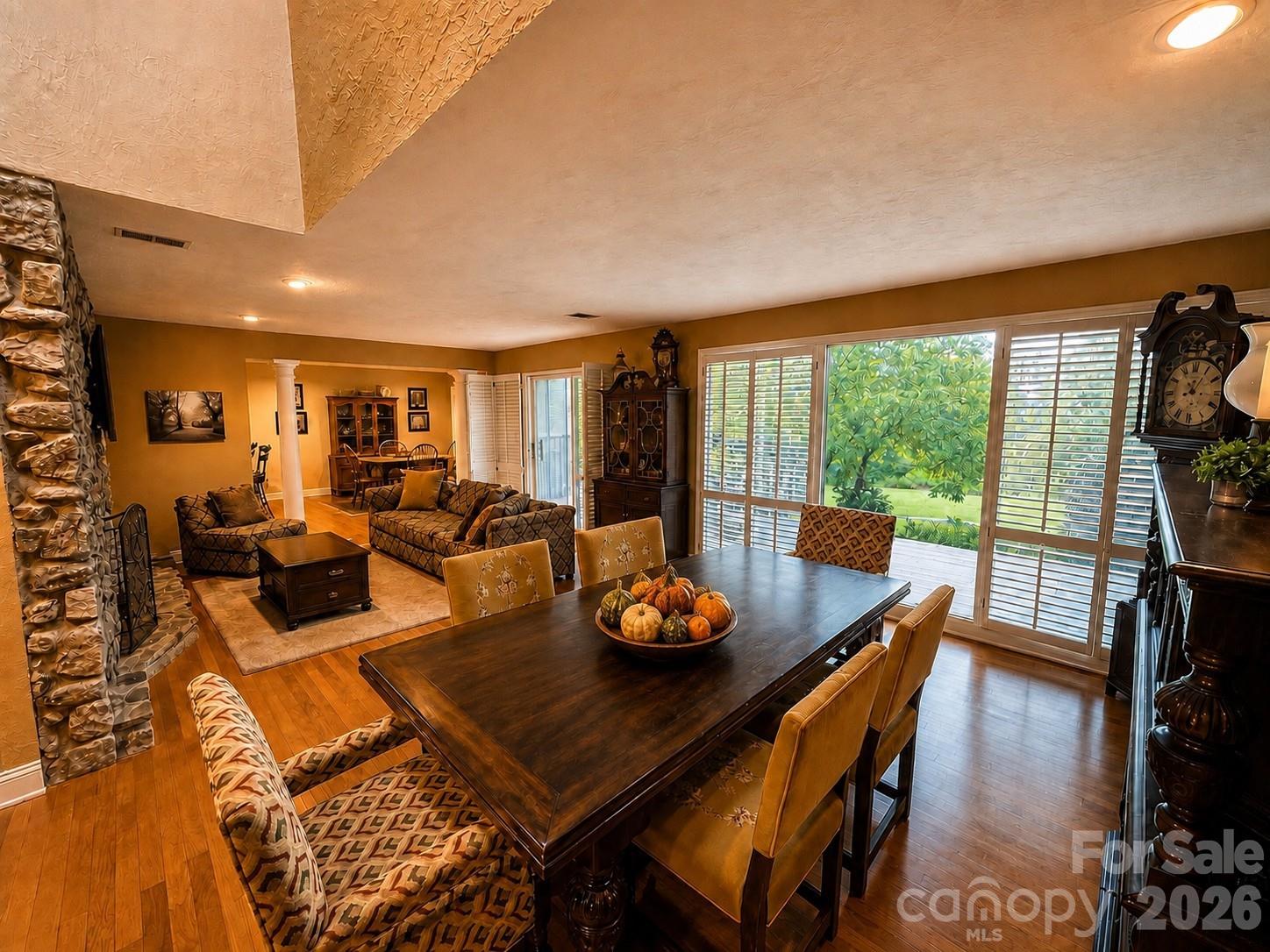 4821 Elmhurst Drive Property Photo 15